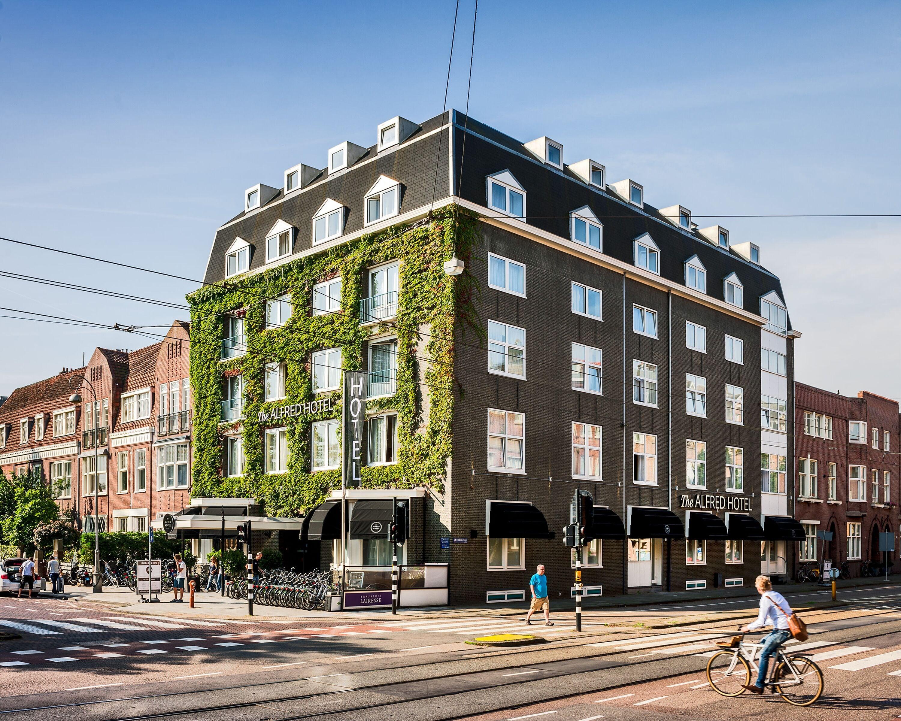 8 Smart Airport Hotels In Oud Zuid Worth Booking