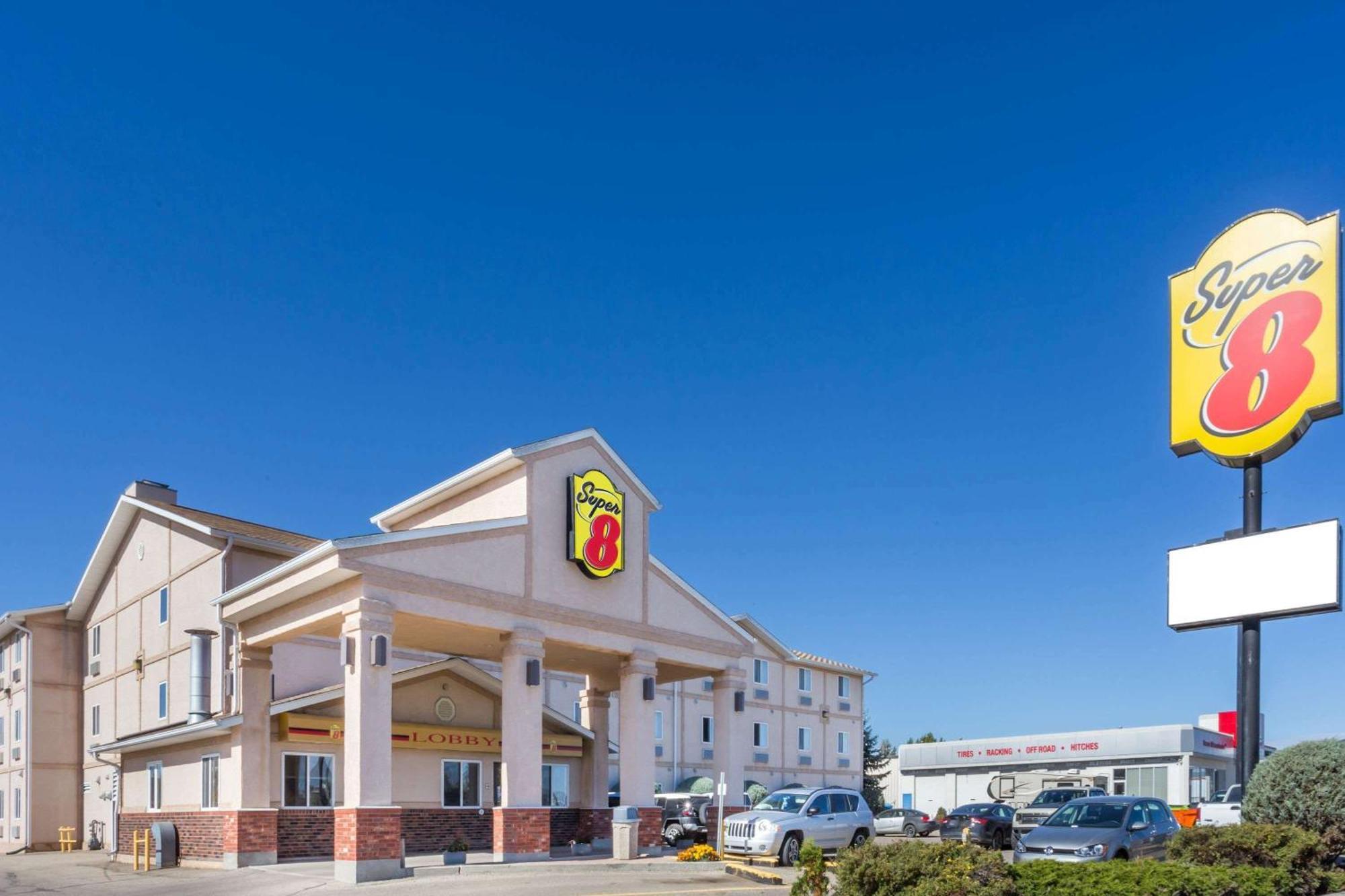 5 Smart Design Hotels Near Moose Jaw Trolley CO Worth Booking