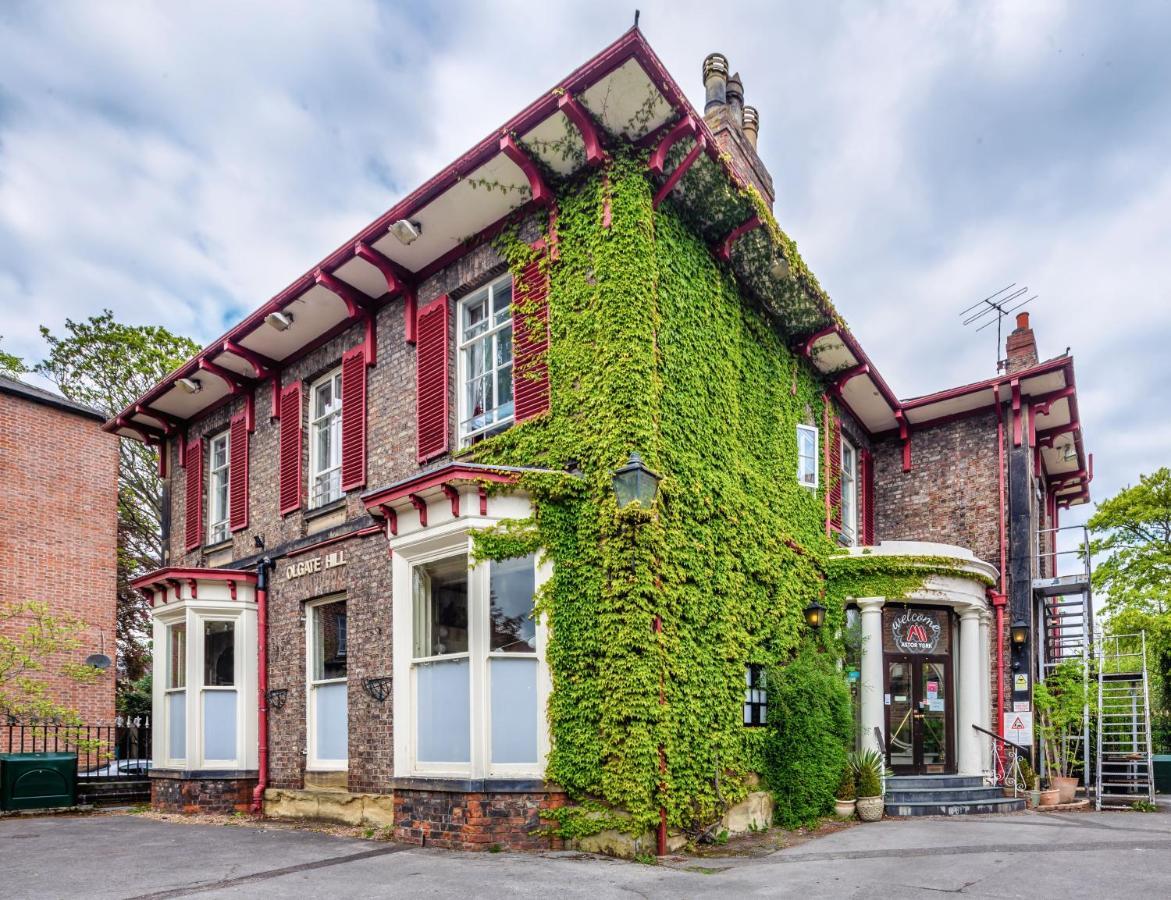 4 Central Hotels Near York Baptist Church Worth Booking
