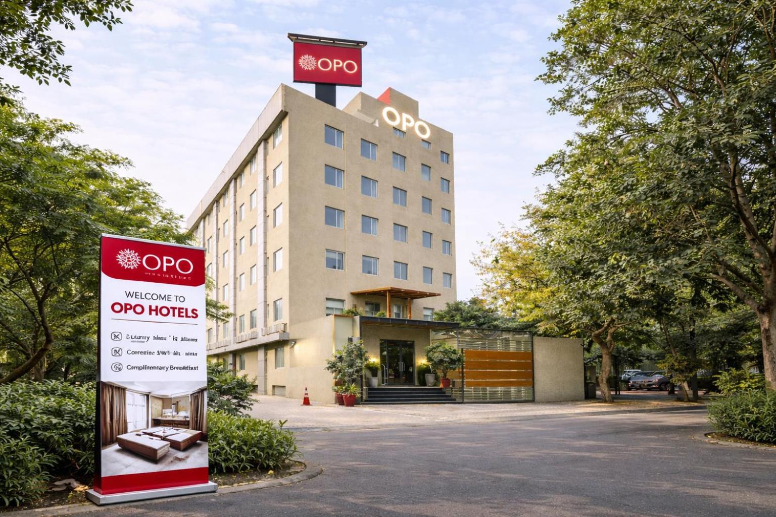2 Airport Hotels Near Qutab Minar Worth Booking in Delhi