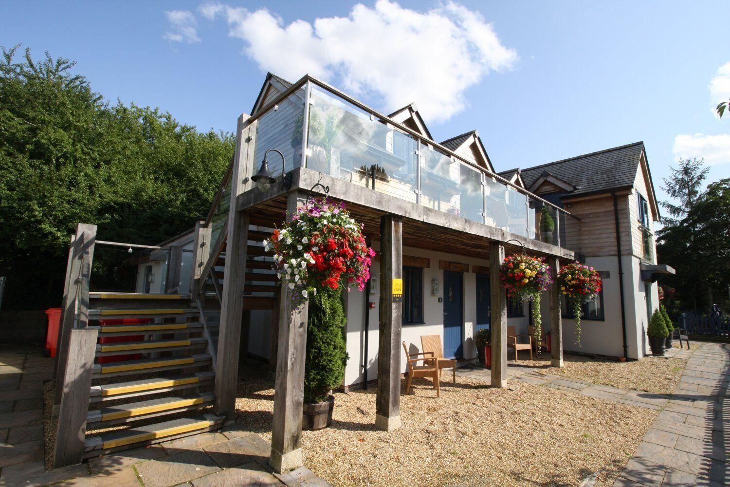 3 Family Hotels Close to Swindon Designer Outlet Reviewed