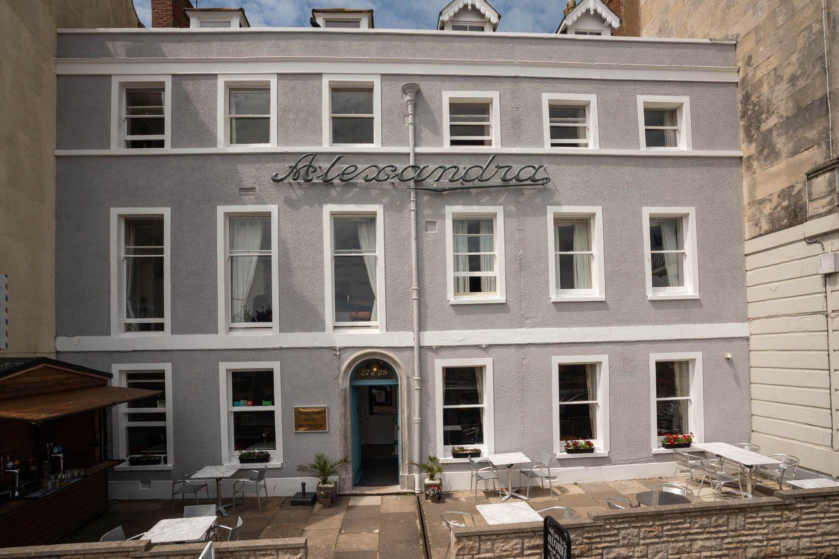 3 Central Hotels Near Weymouth Sea Life Centre Worth Booking