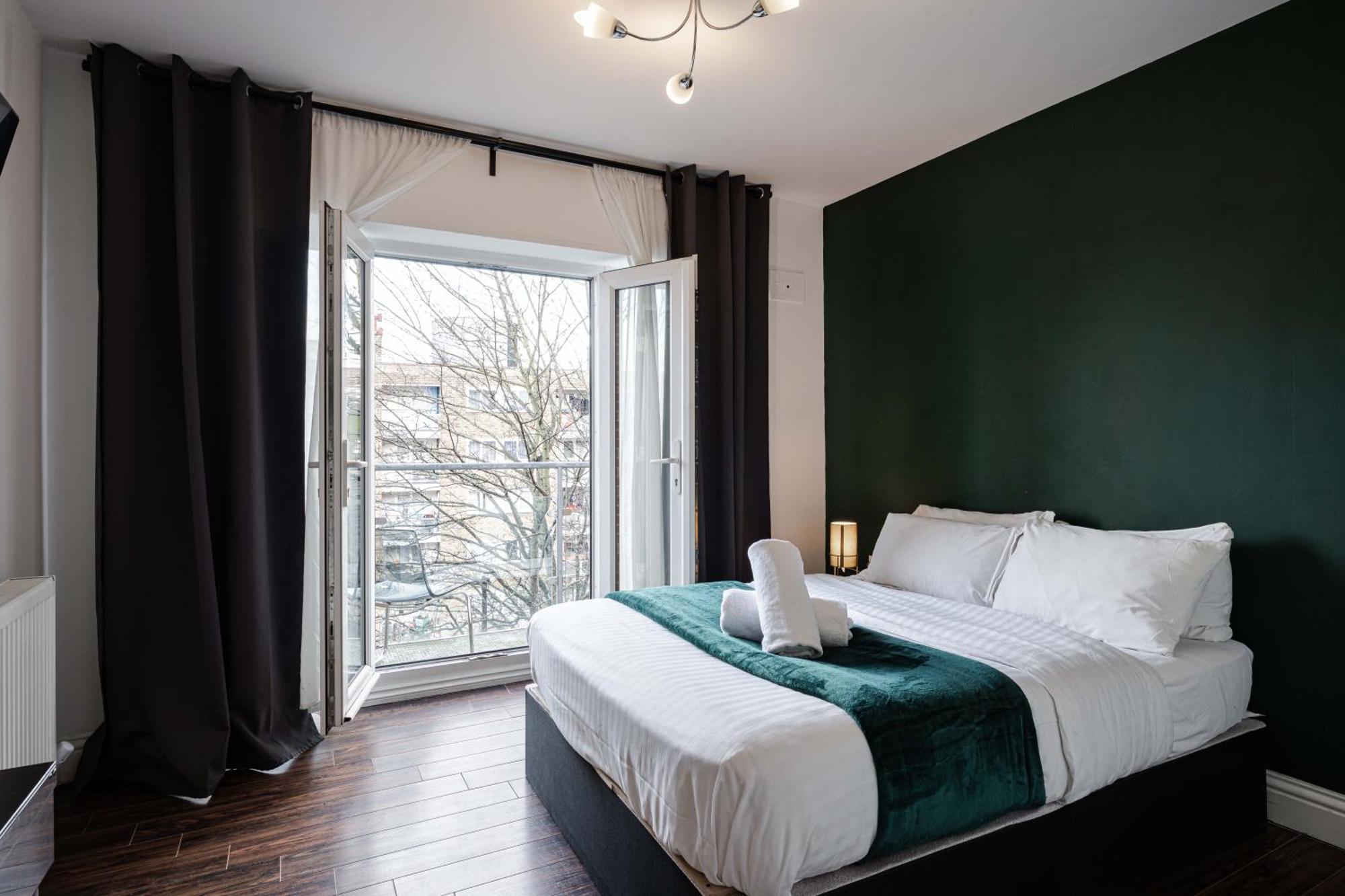 14 Airport Hotels in East End for Smooth London Travel