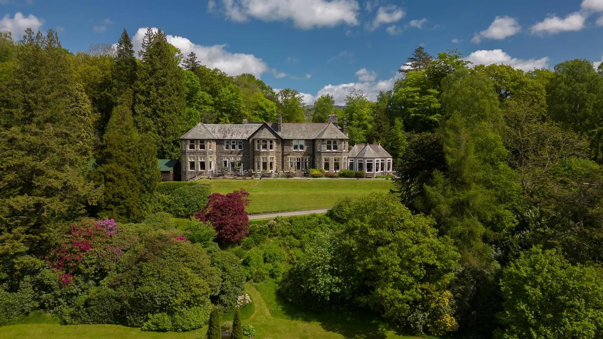 2 Family-Friendly Hotels Near Heaton Cooper Studio Worth Booking