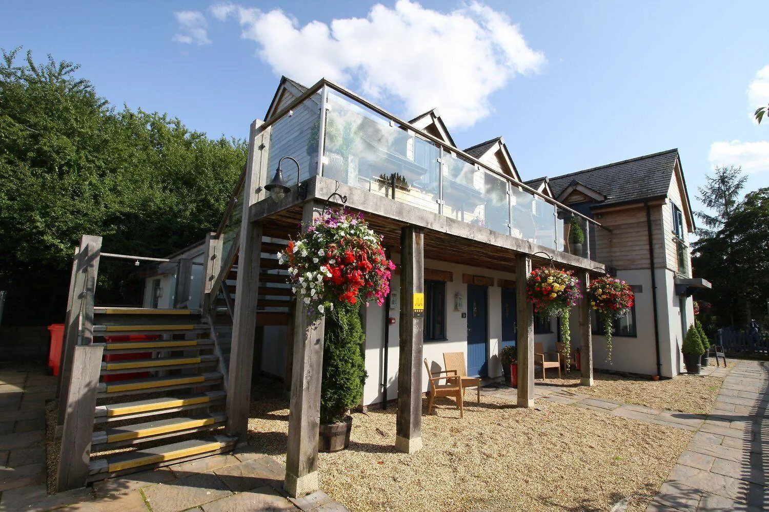 3 Family Hotels Close to Swindon Designer Outlet Reviewed
