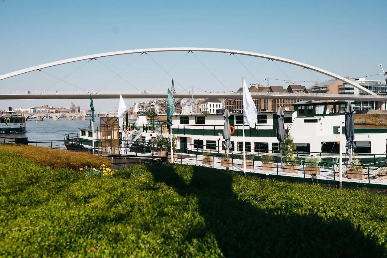 6 Central Hotels Near De Dellen Worth Booking