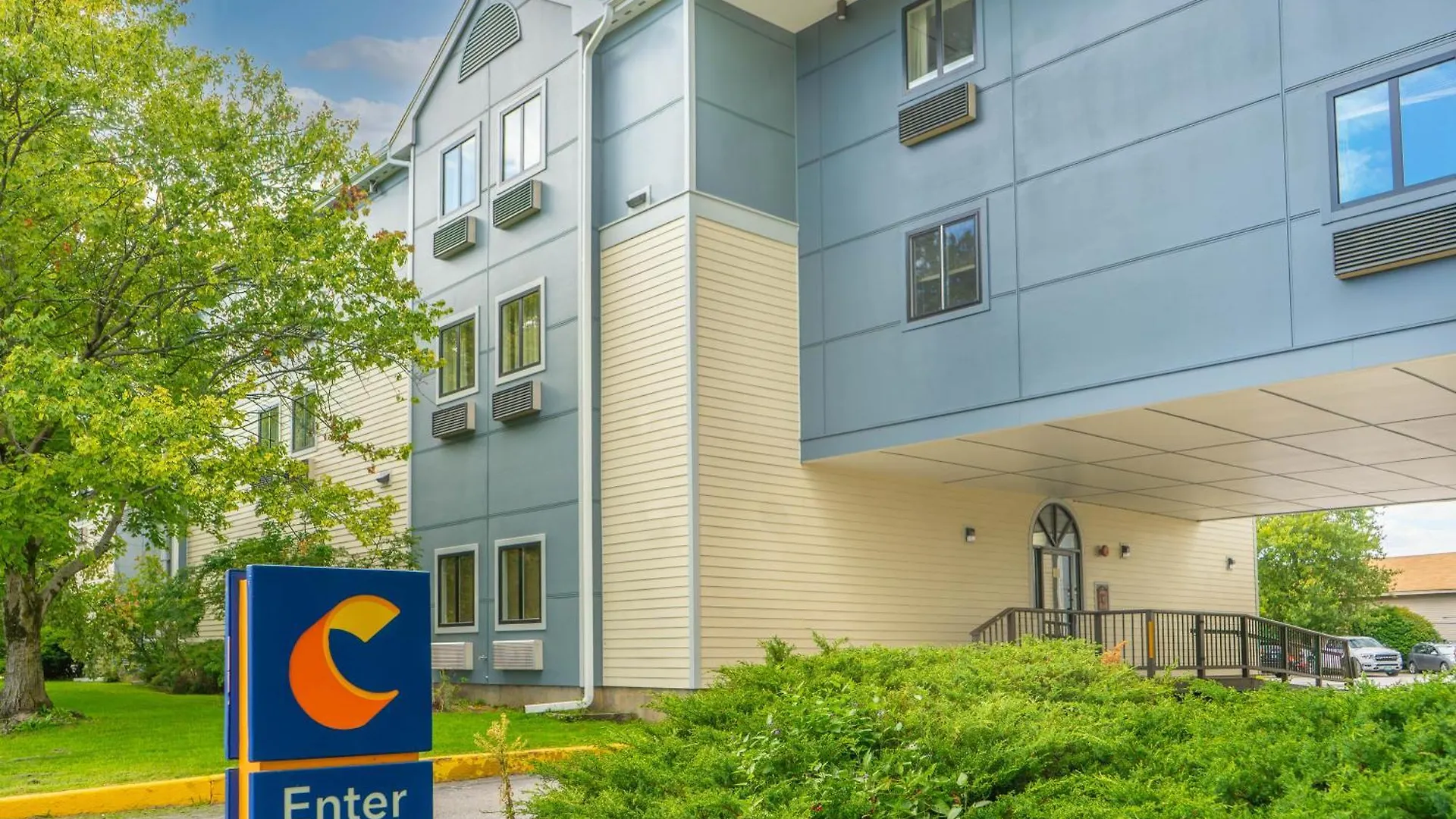 6 Budget Hotels Near McLaughlin Falls Worth Booking