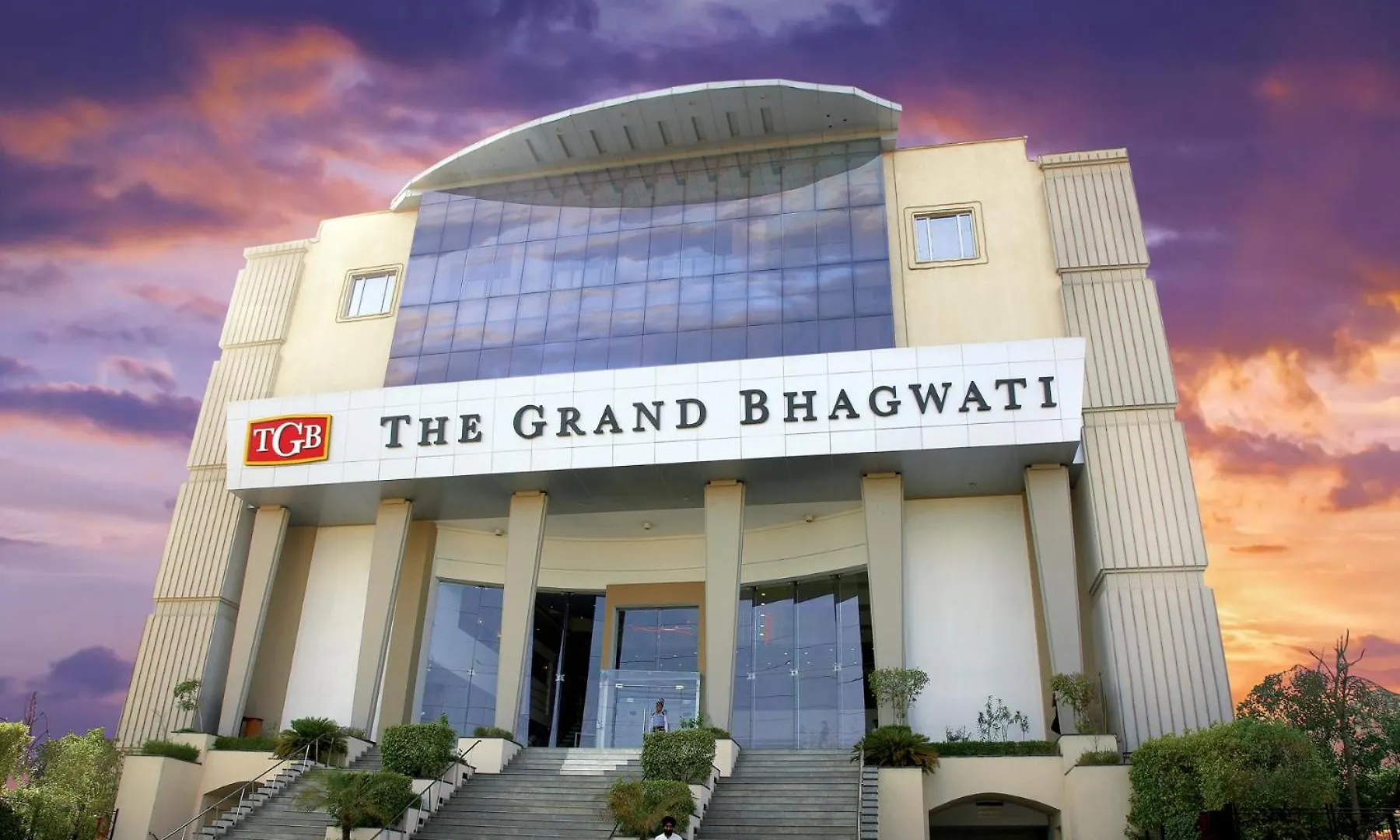 4 Hotels Near Gandhi Ashram That Deliver on Location