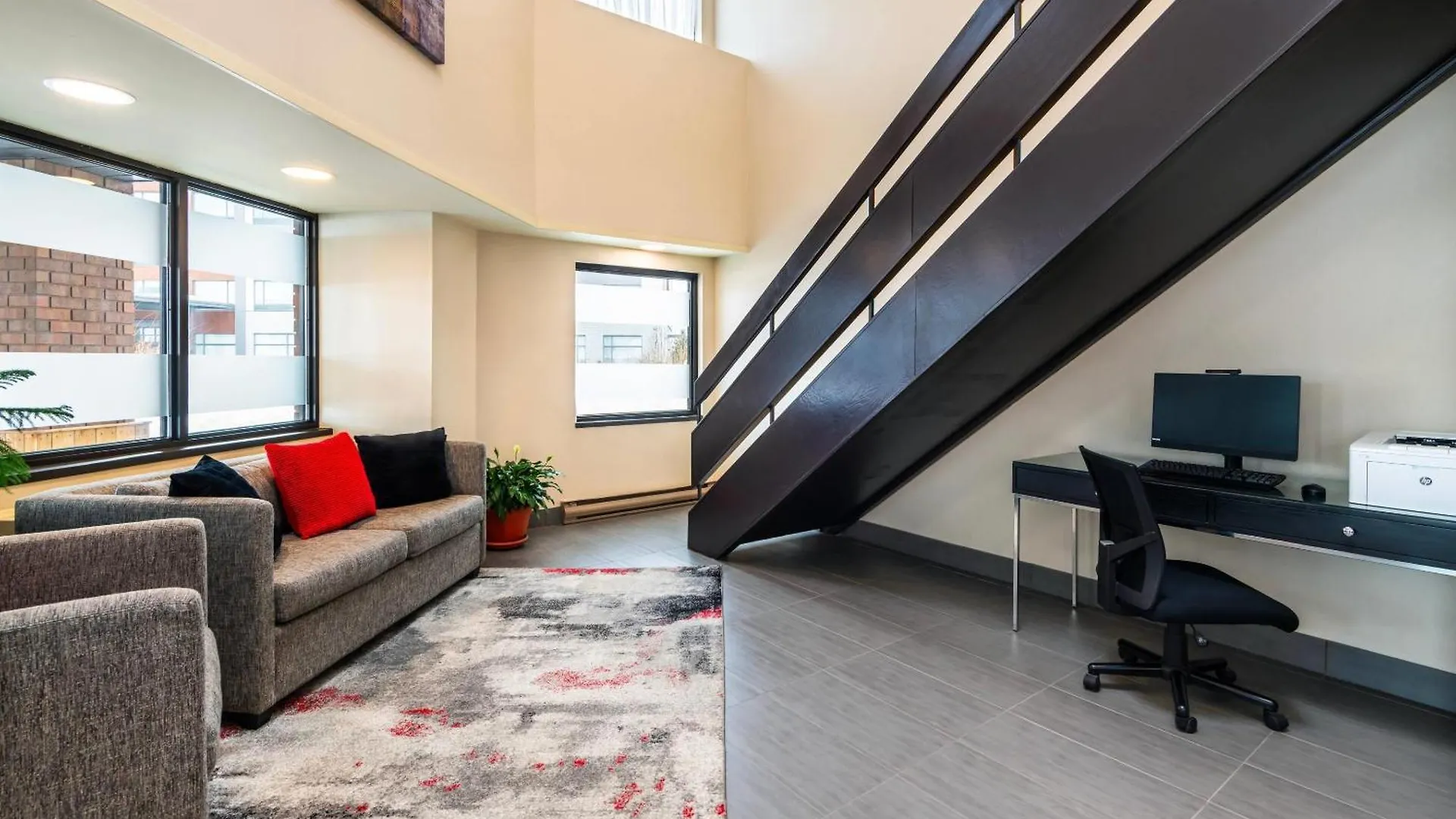 5 Central Hotels in Downtown Gatineau for Easy Ottawa Access