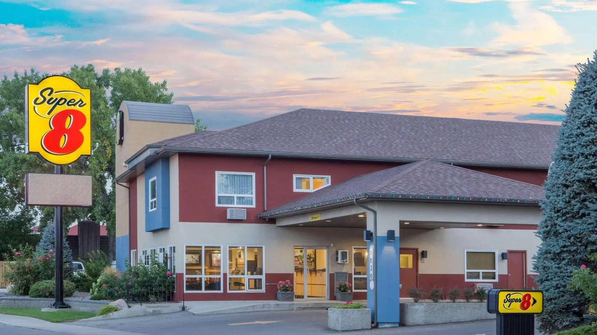 Where to Stay in Alberta: 13 Best Airport Hotels