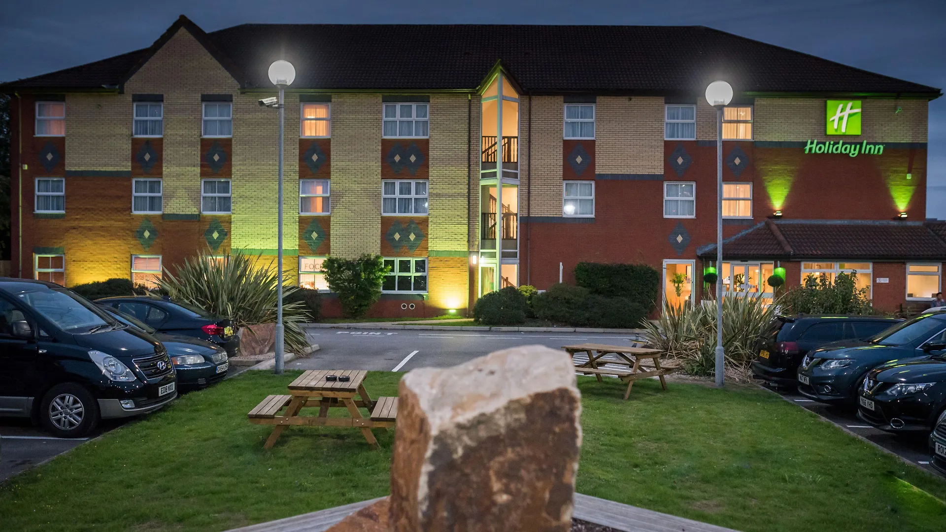 7 Family Hotels Close to Platt Fields Park Worth Booking