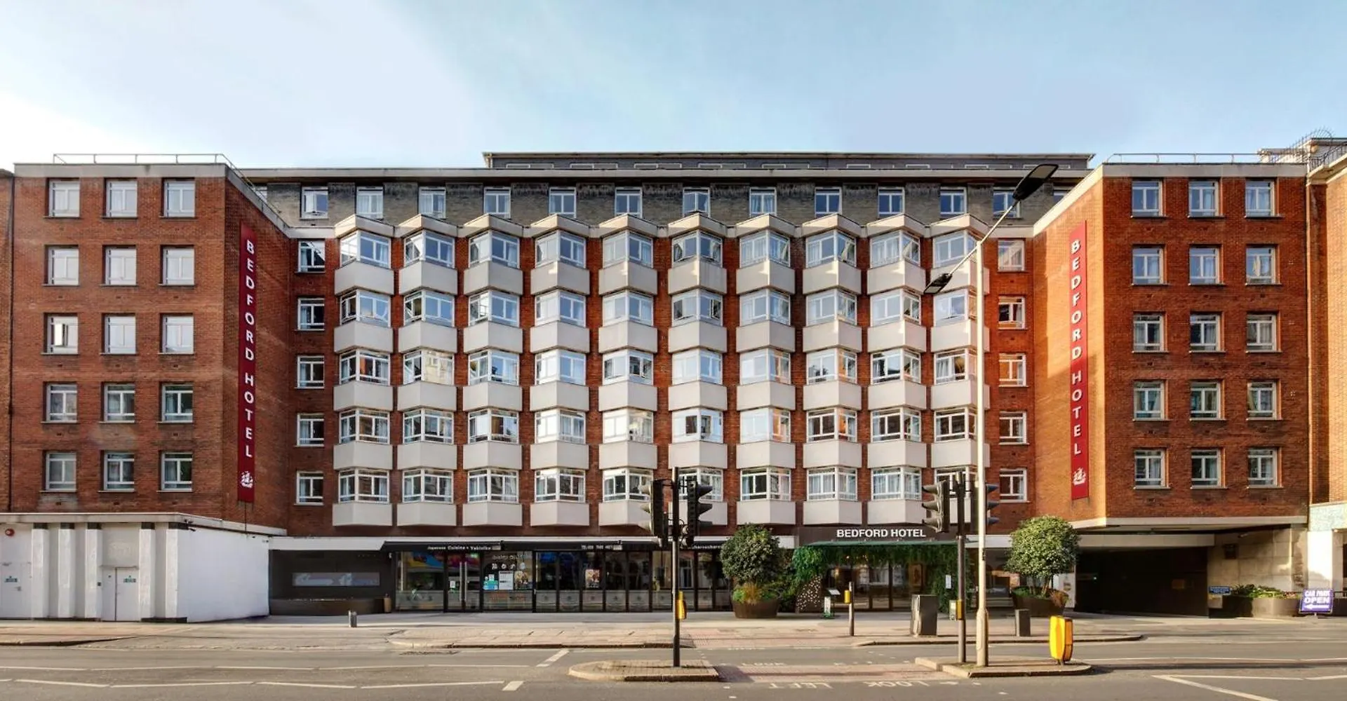 Where to Stay in London: 14 Central Hotels Accessible from Cricklewood