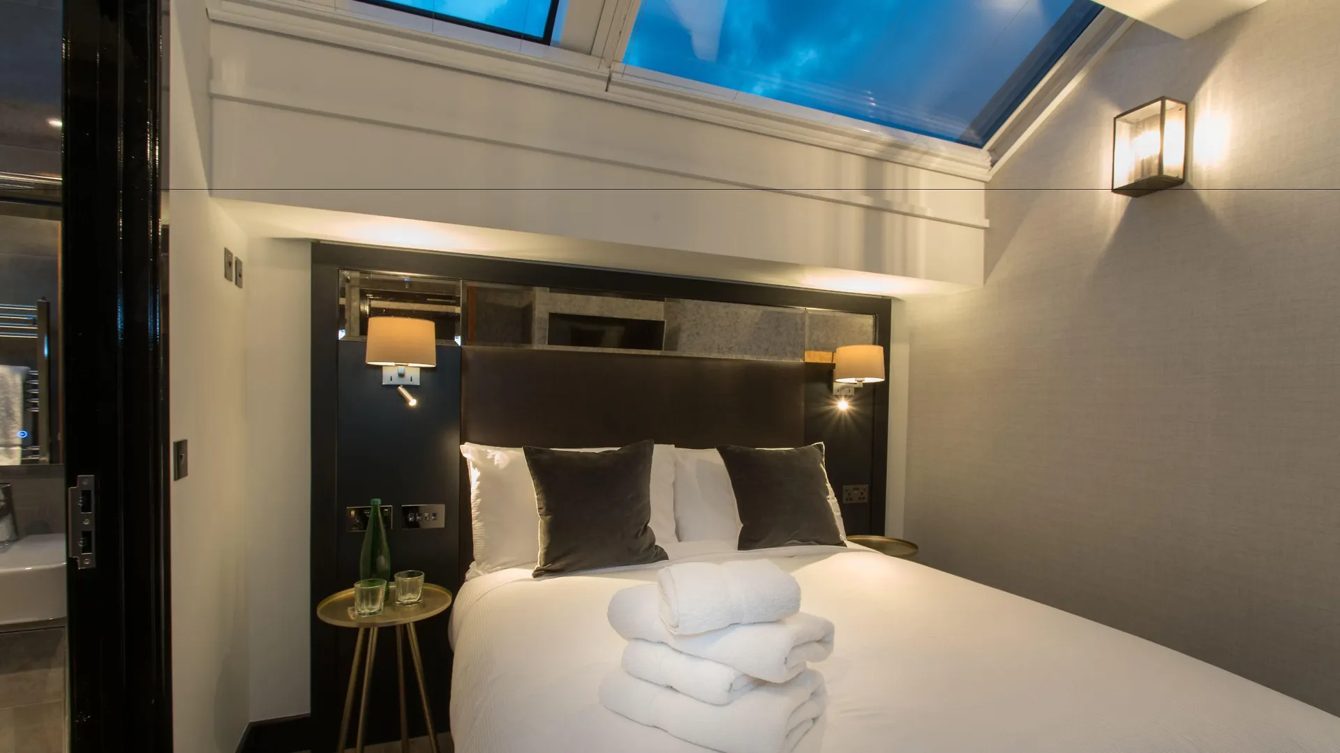 13 Cheap & Budget Hotels in Camden, London Worth Booking