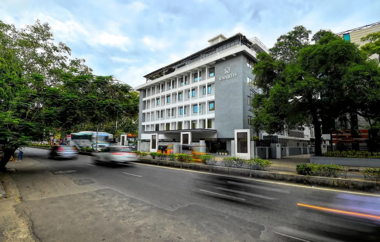 4 Family Hotels Near Grand Mall Chennai That Deliver