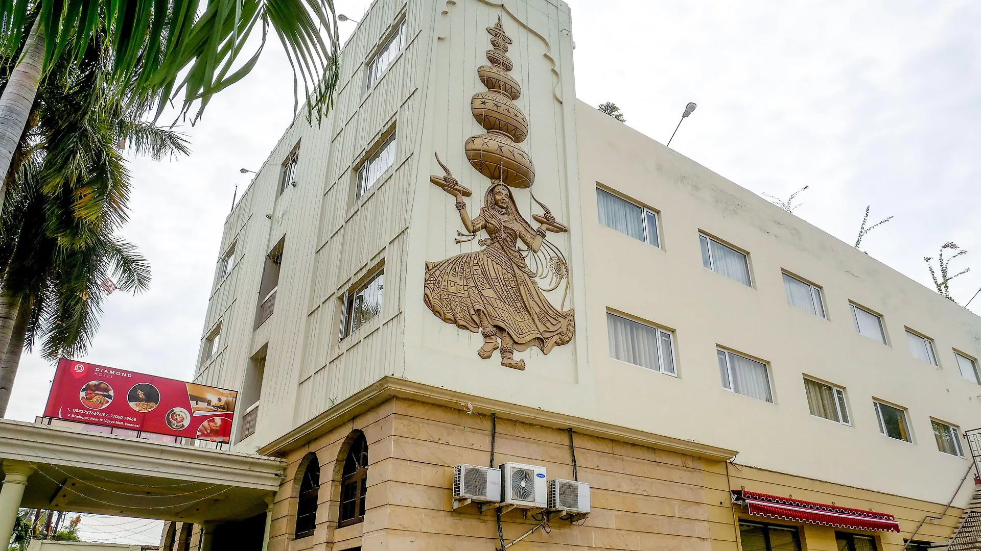 13 Business Hotels Near Dhamek Stupa for Easy Varanasi Access