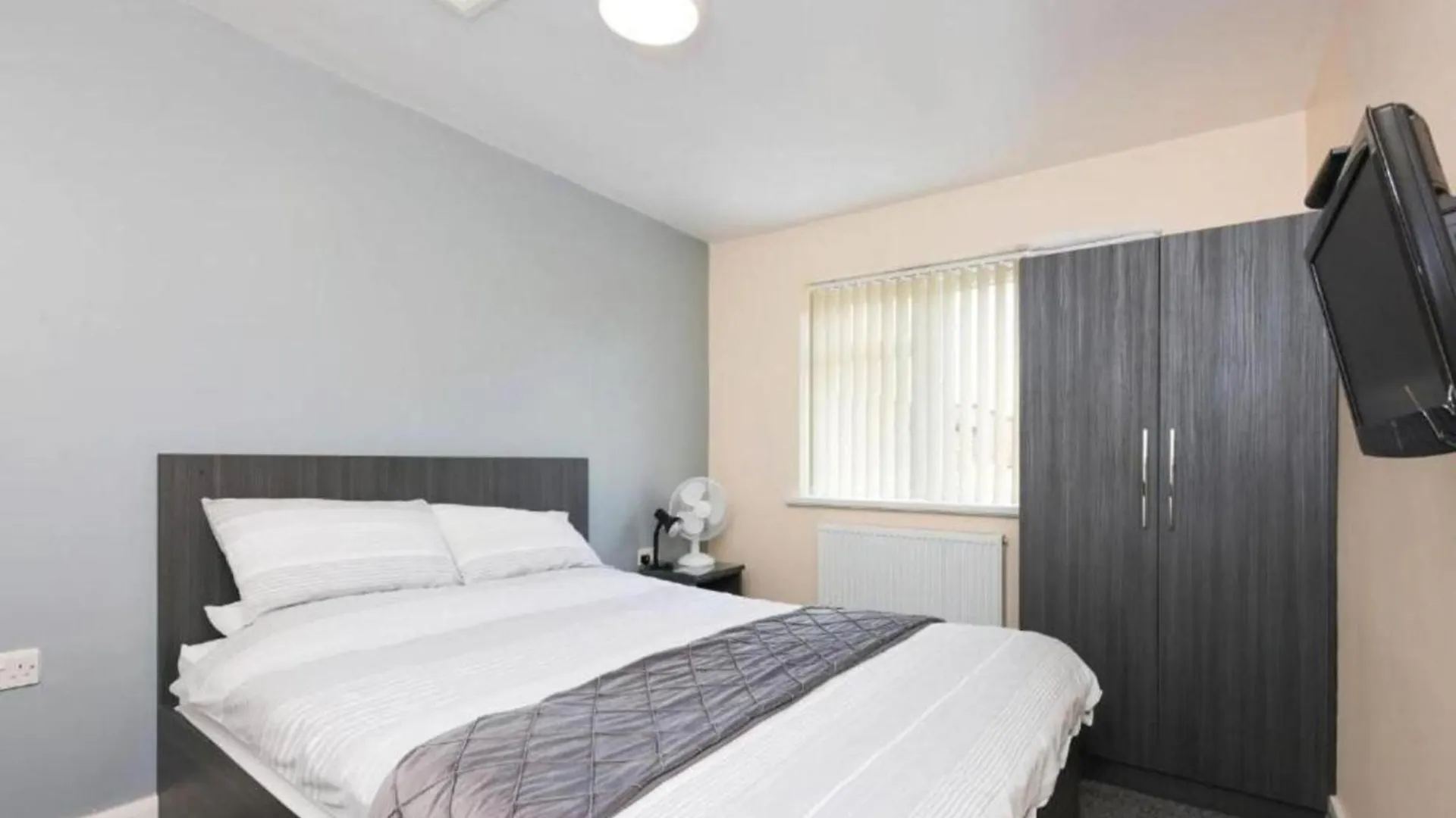 Staying Near Heathrow: 15 Airport Hotels Compared