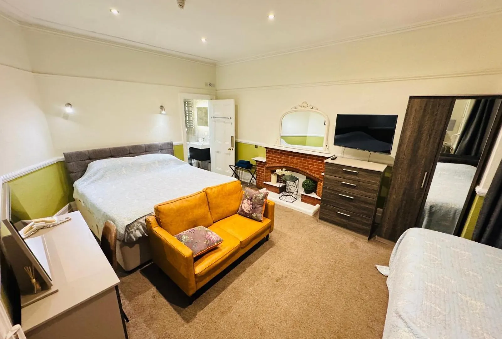 5 Affordable Hotels Close to Horniman Museum and Gardens