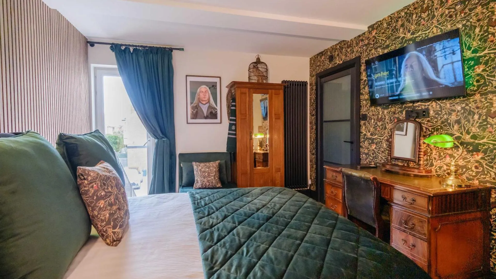 Staying Near Aldenham Country Park: 10 Central Hotels Compared