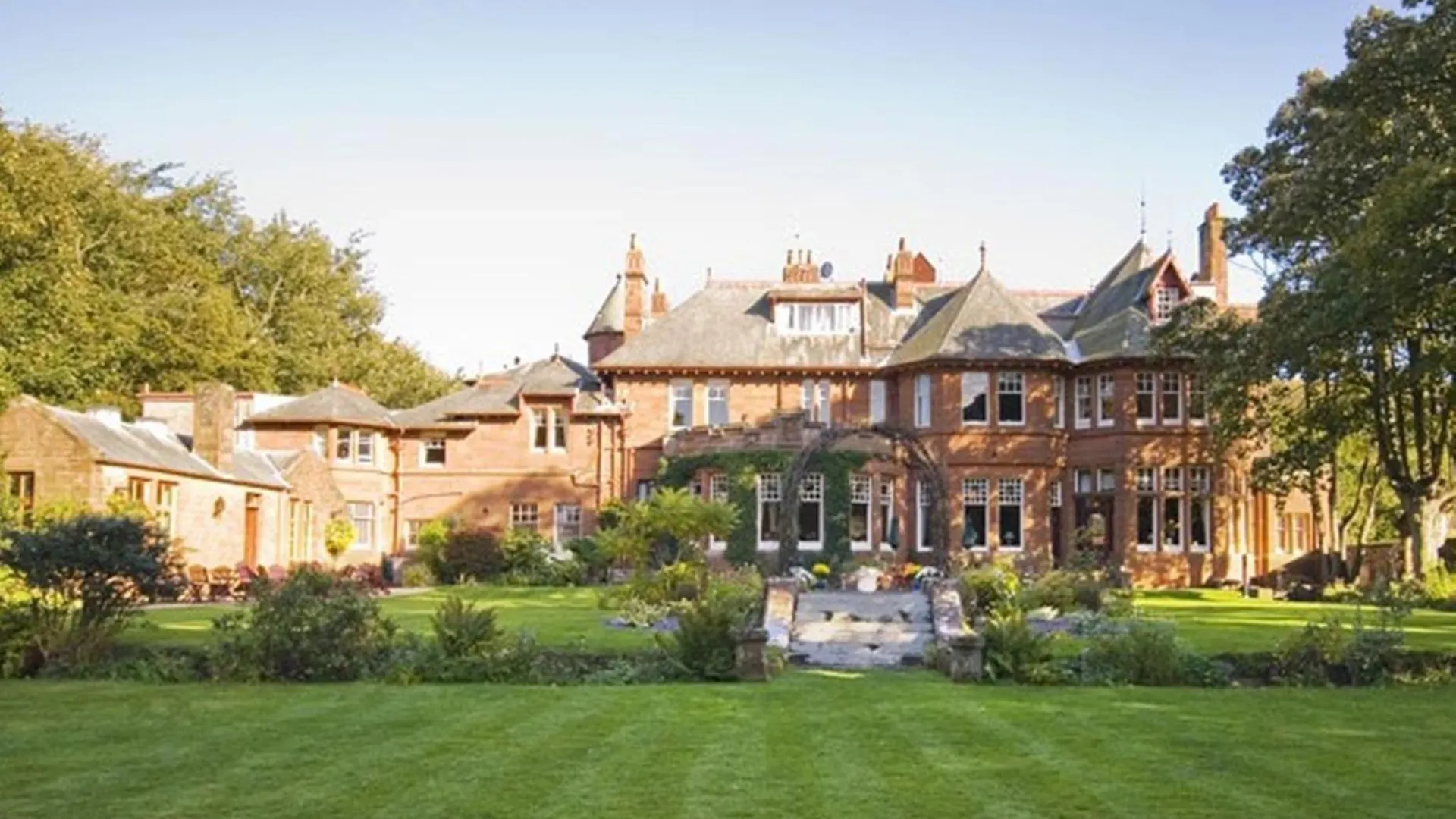 8 Central Hotels Close to Royal Troon Golf Club