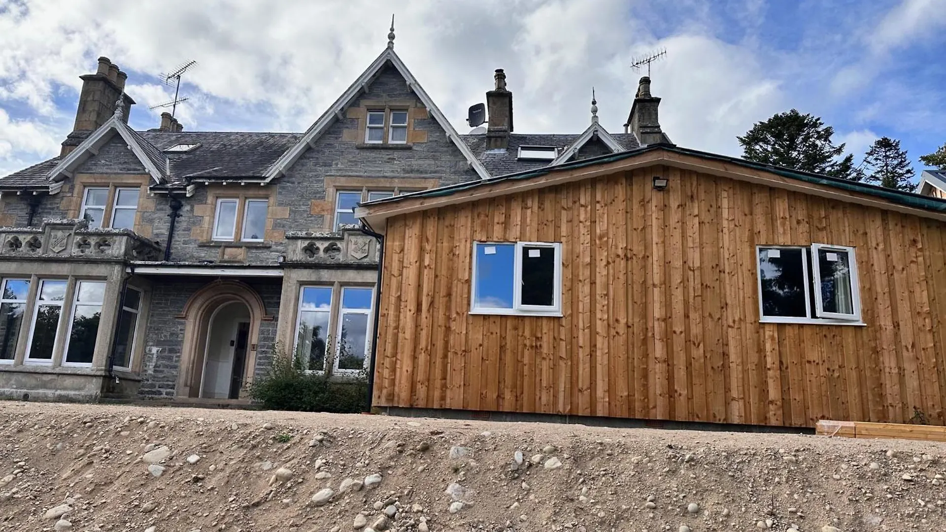 Where to Stay Near Highland Wildlife Park: 3 Central Hotels Compared