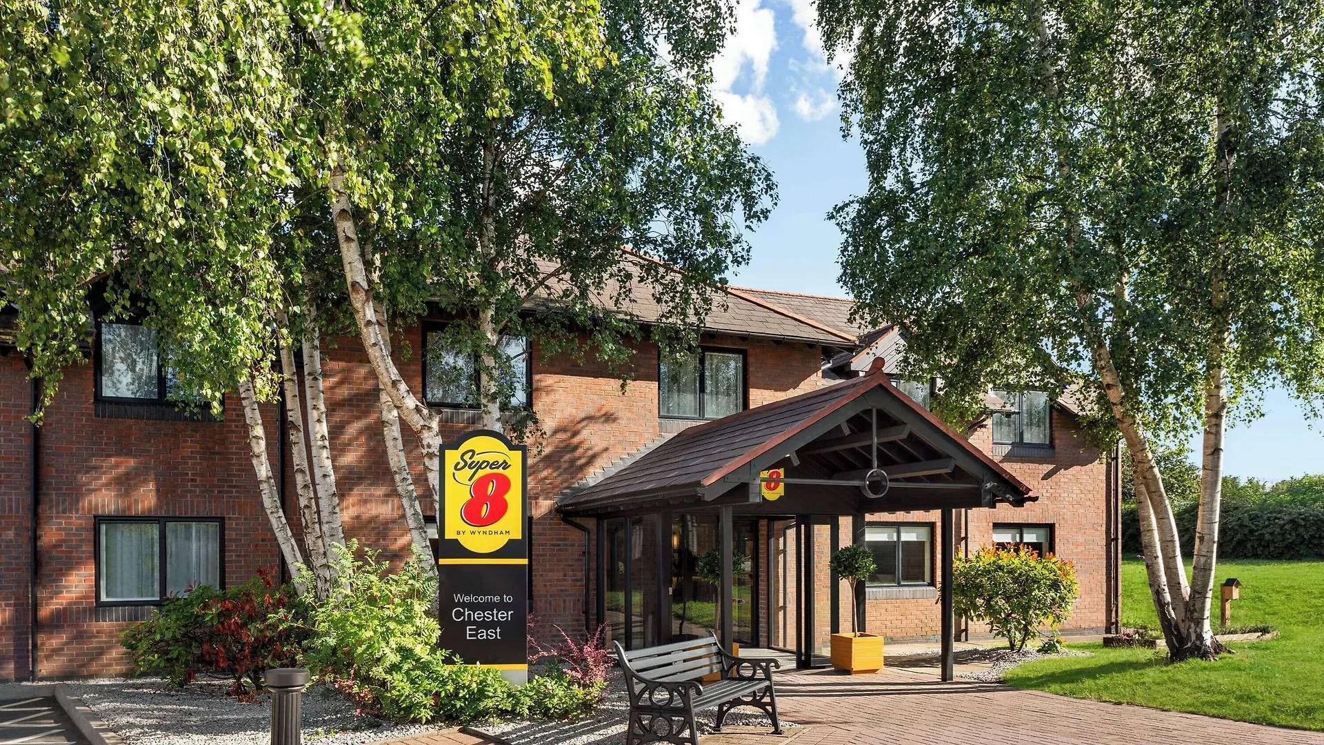 Staying Near Pickering Pasture: 4 Family Hotels Compared