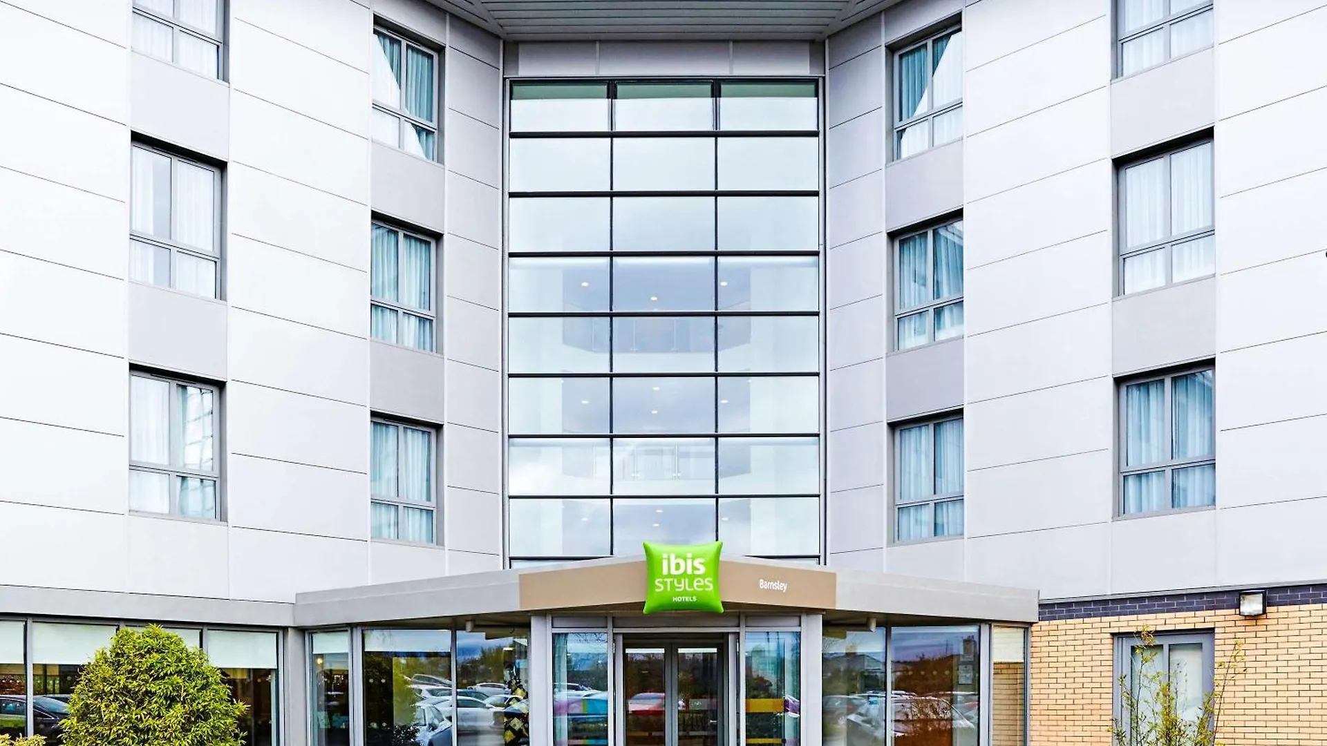 2 Family Hotels Near Wombwell That Deliver