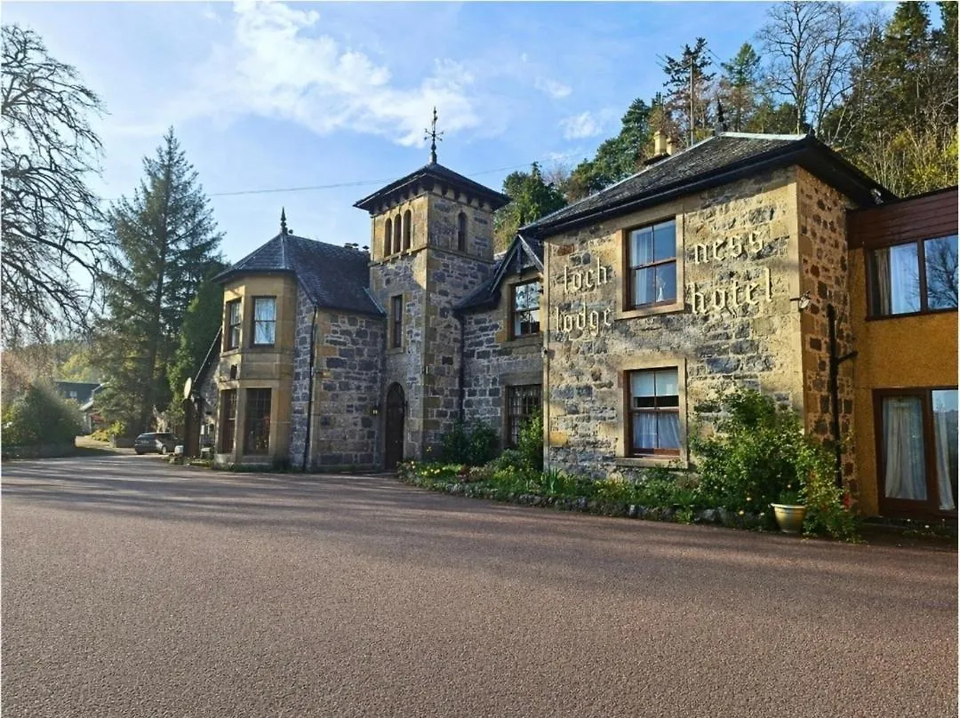 Where to Stay Near Urquhart Castle: 4 Hotels on Loch Ness