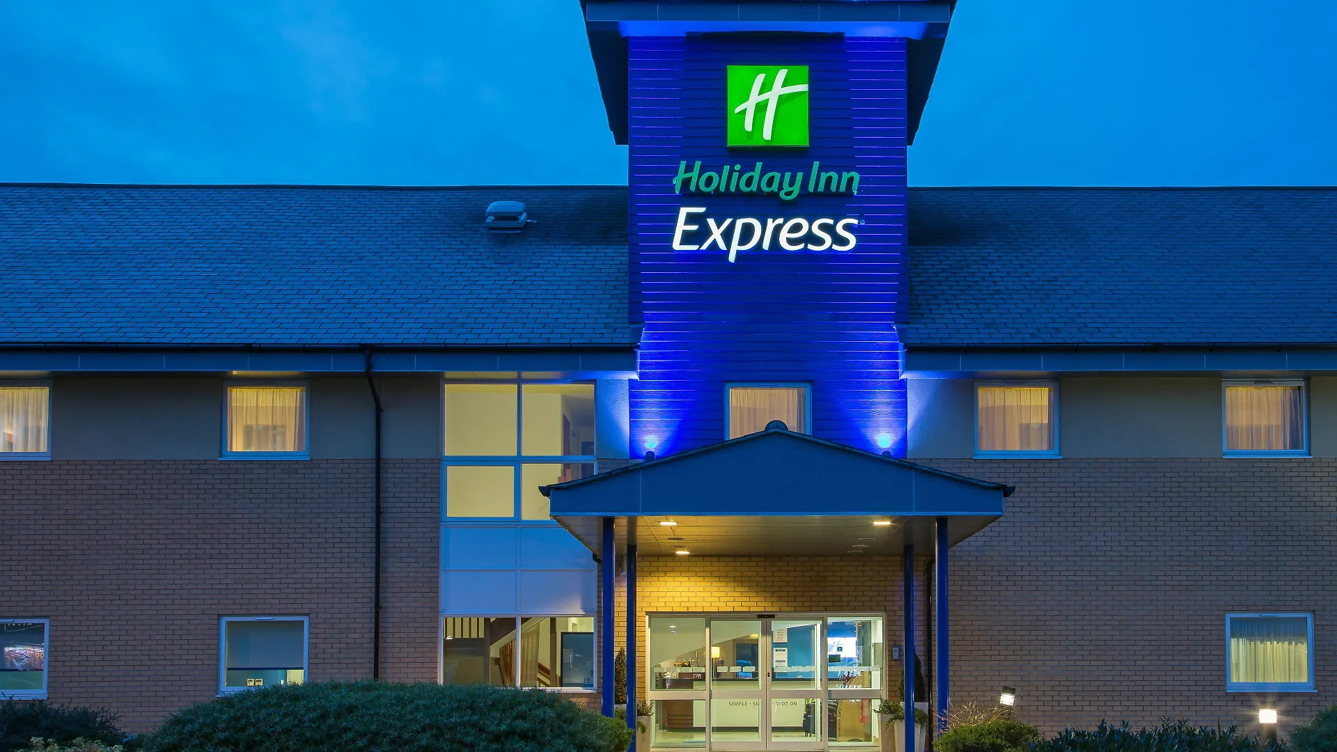 11 Top-Rated Holiday Inn Express Hotels in England