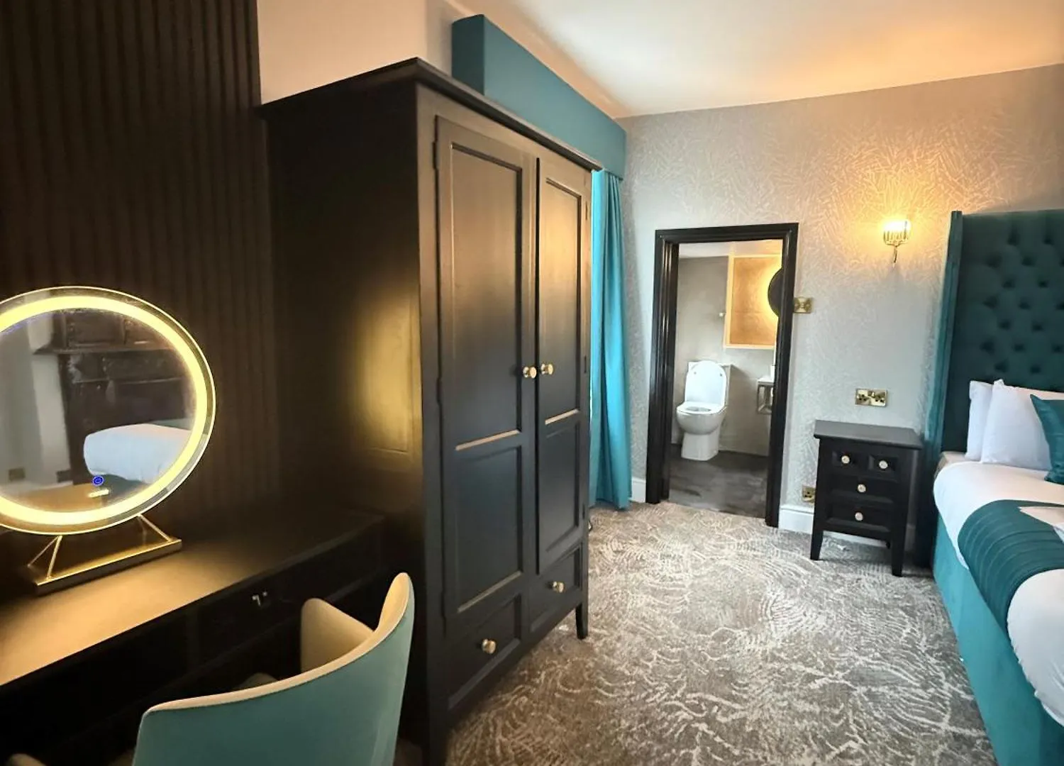 15 Romantic Hotels in Wales That Couples Keep Returning To
