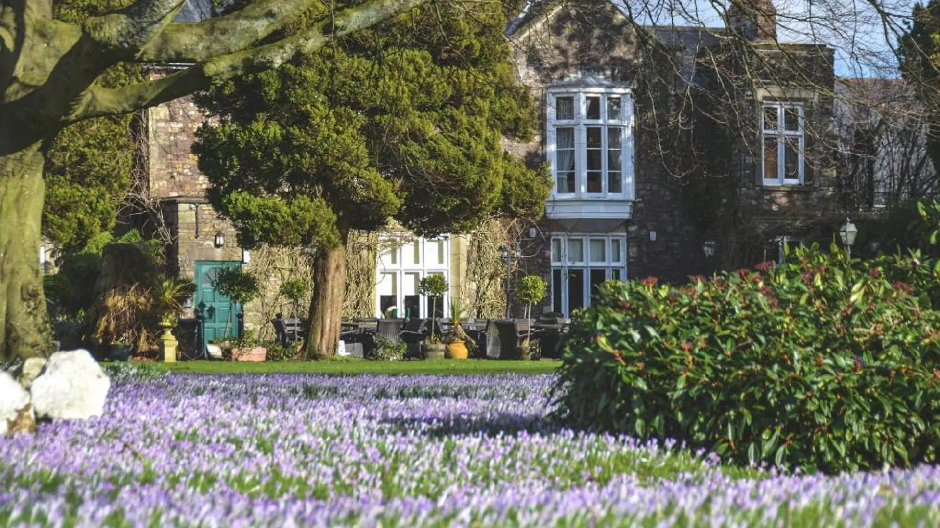 Staying In South Wales: 5 Romantic Hotels Compared