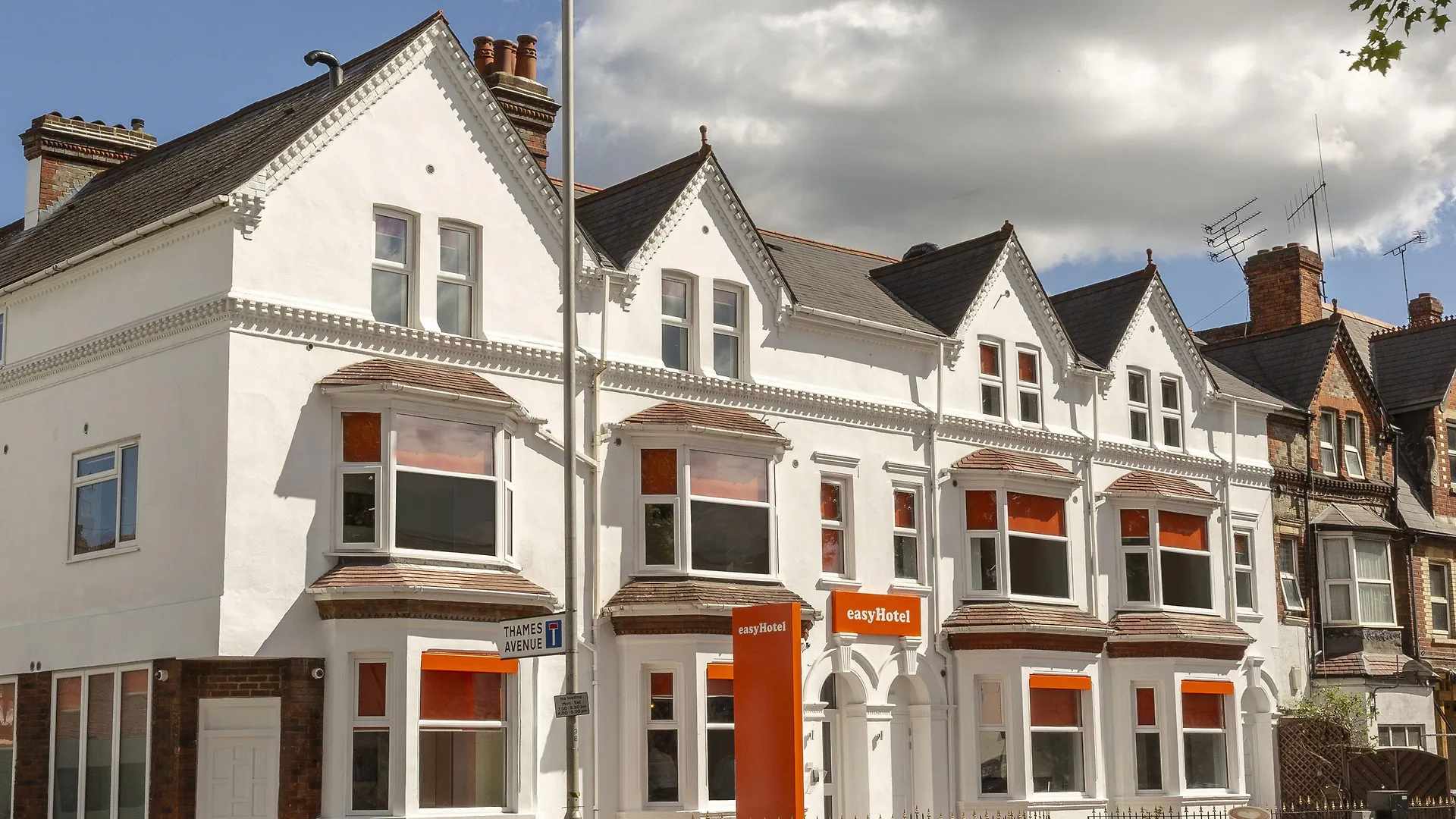 8 Budget-Friendly Hotels in North Wessex Downs Worth Booking