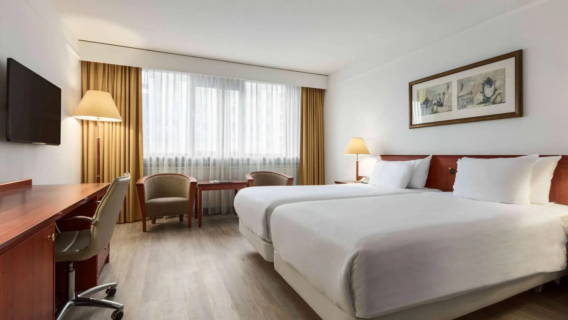 15 Smart Airport Hotels Near Kasteel Geusselt Worth Booking