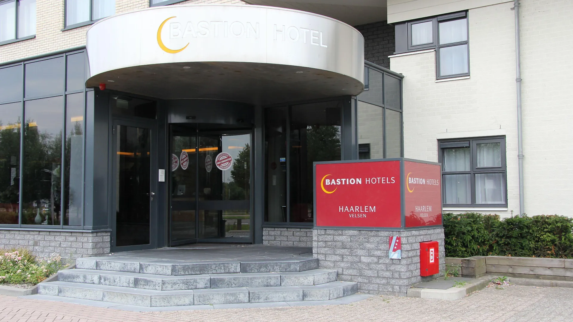 2 Top-Rated Resort Hotels Close to Waterland, Velsen-Zuid