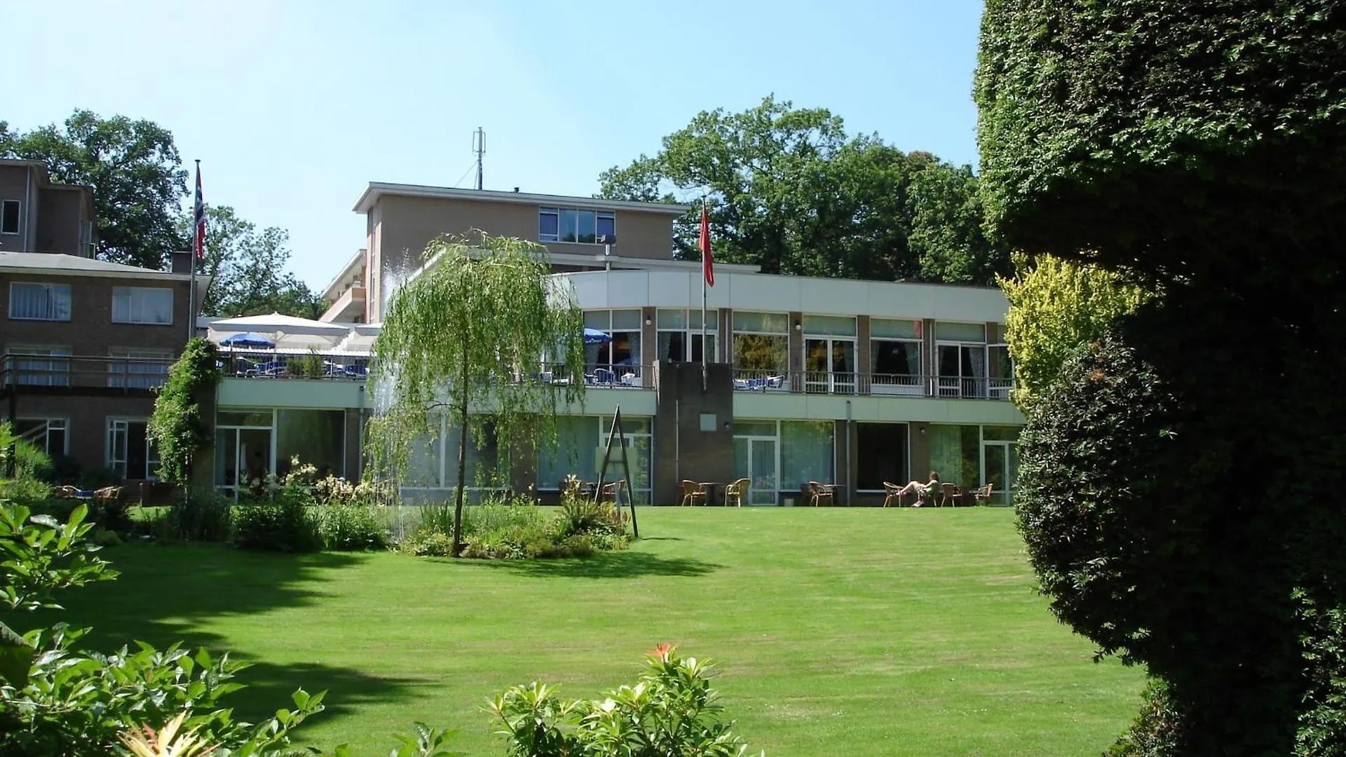 2 Family Hotels Near muZIEum Nijmegen Worth Booking