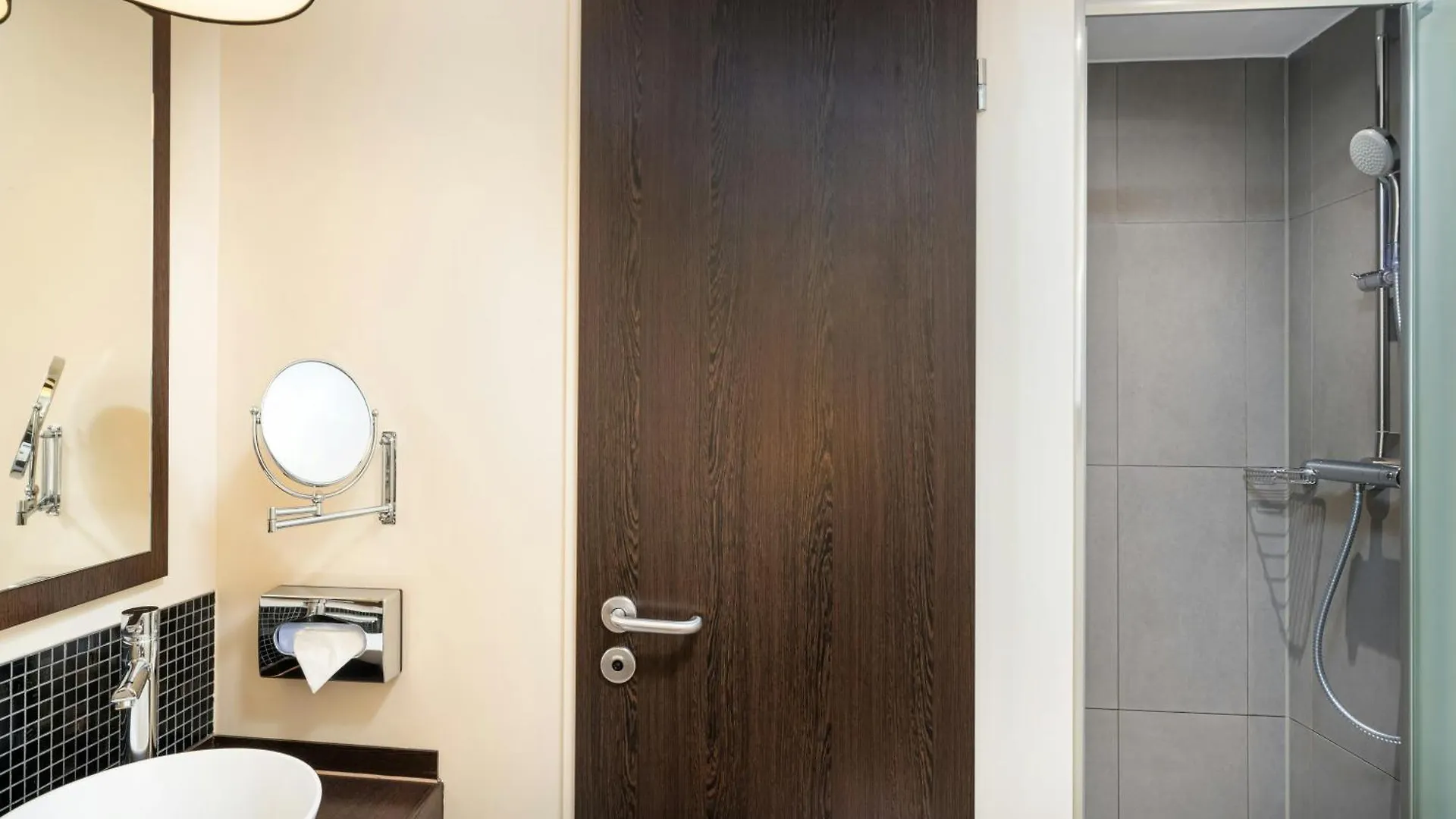 Staying In West Berlin Centre: 14 Boutique Hotels Compared