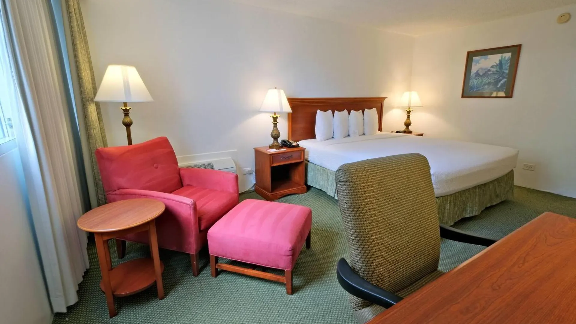 Where to Stay Near Hale Koa Luau: 4 Exceptional Design Hotels
