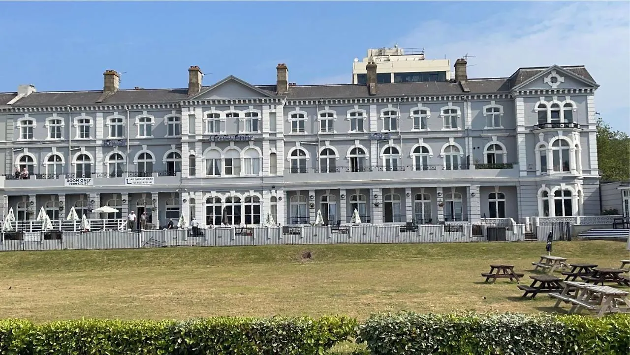 Where to Stay Near Puxton Park: 2 Top Beach Hotels
