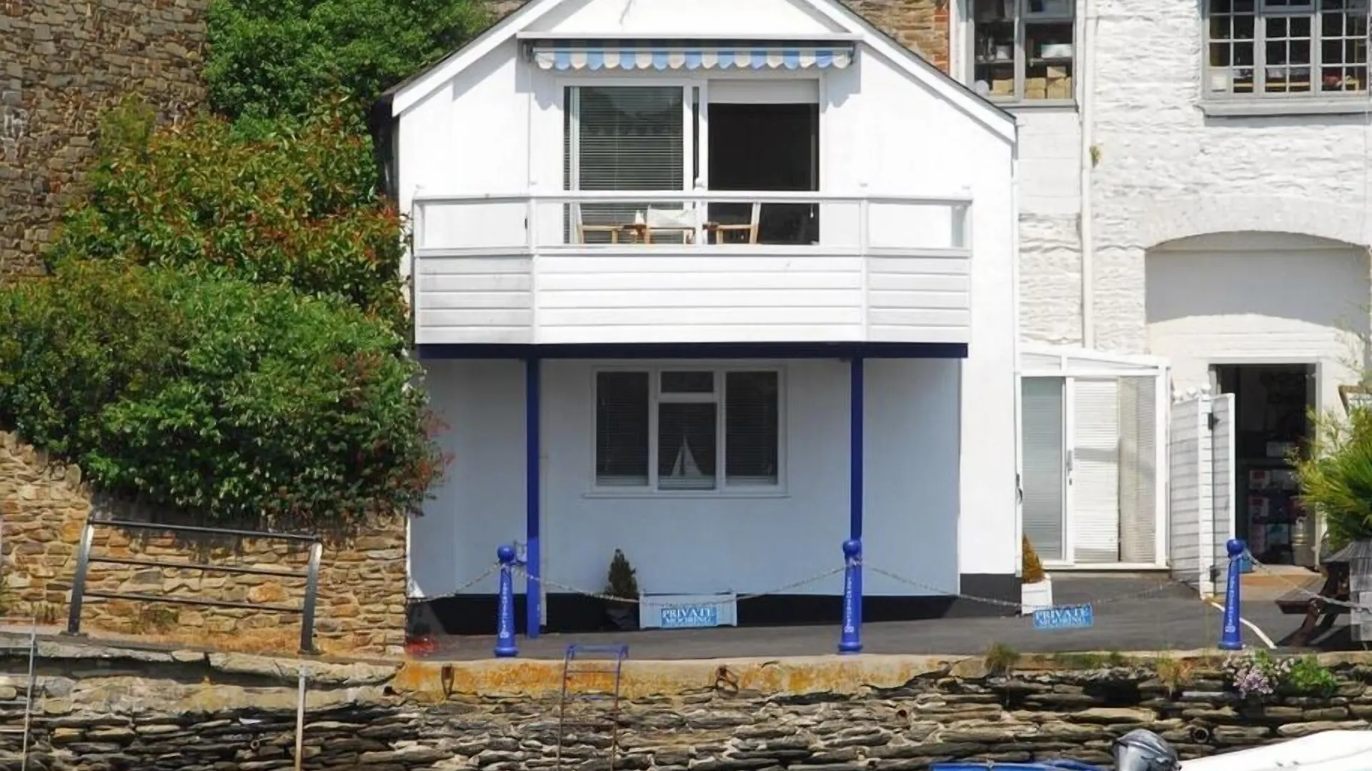 8 Villa Hotels Near Cookworthy Museum Worth Booking