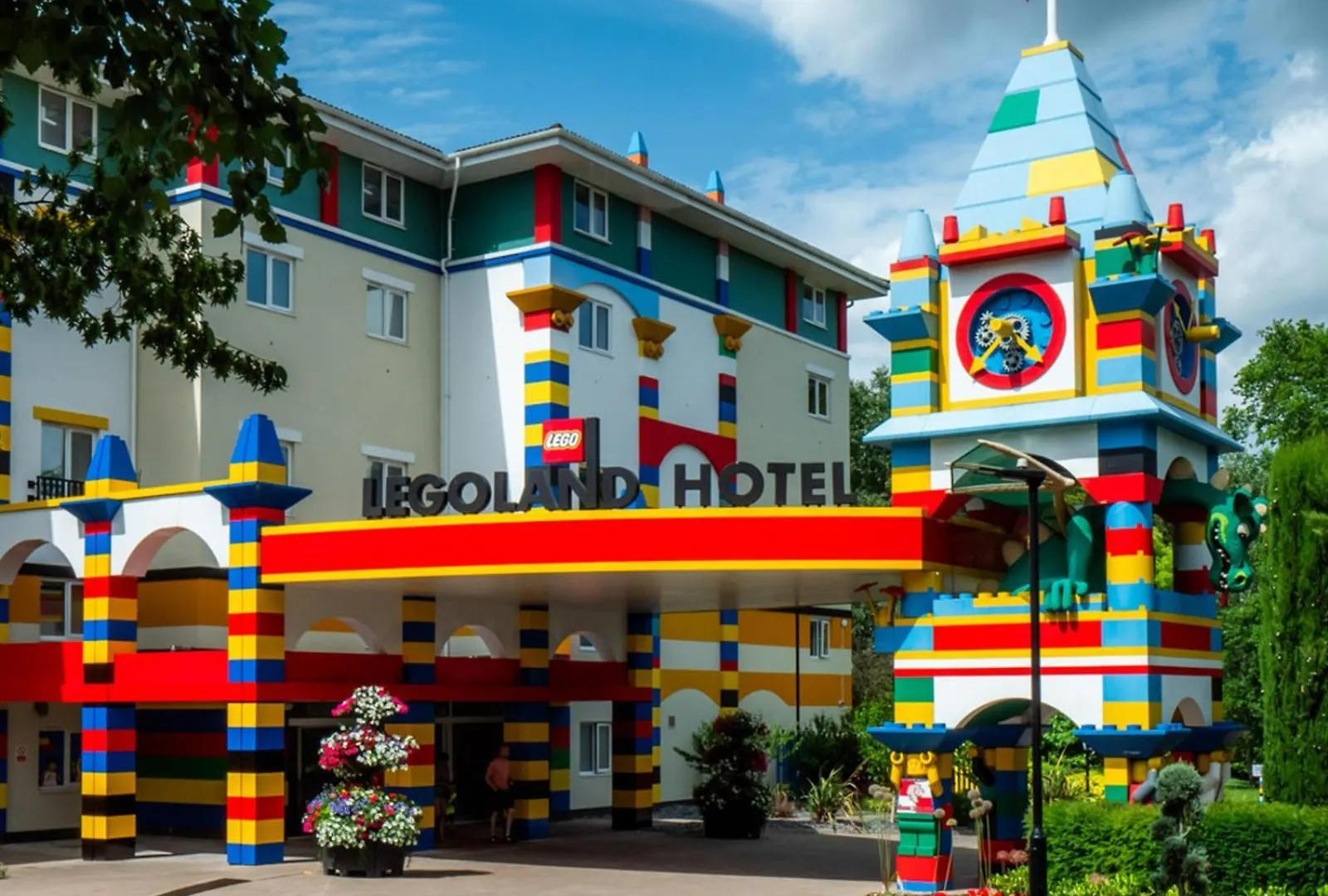 Where to Stay Near Runnymede: 14 Family-Friendly Hotels Reviewed