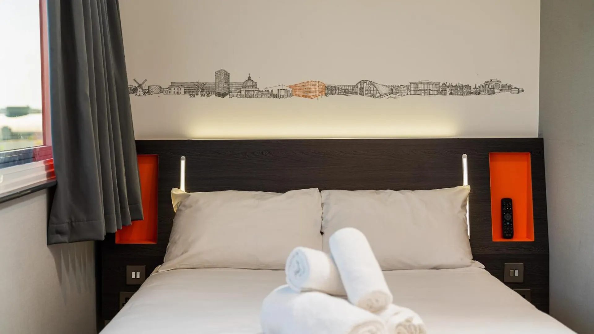 5 Smart Central Hotels Near Milton Keynes Theatre Worth Booking