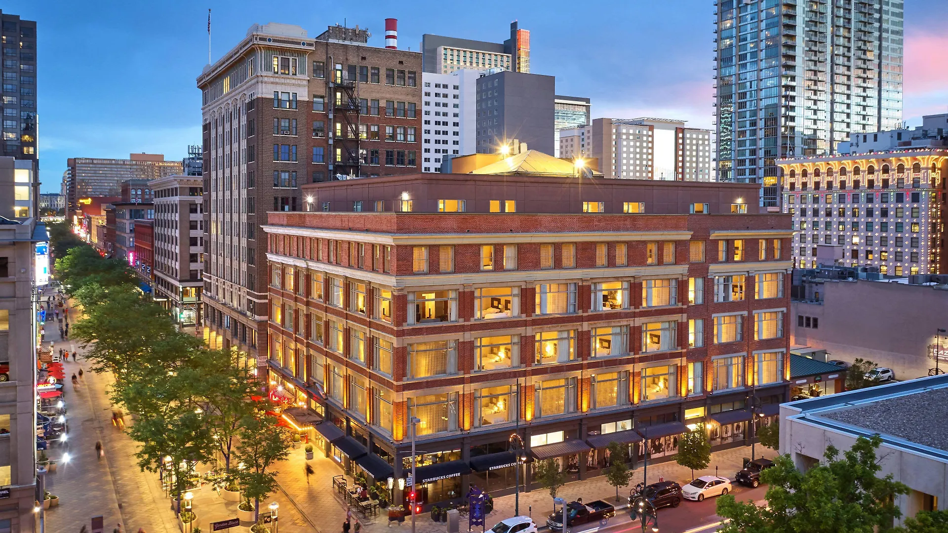 6 Resort Hotels in Downtown Denver Worth Booking