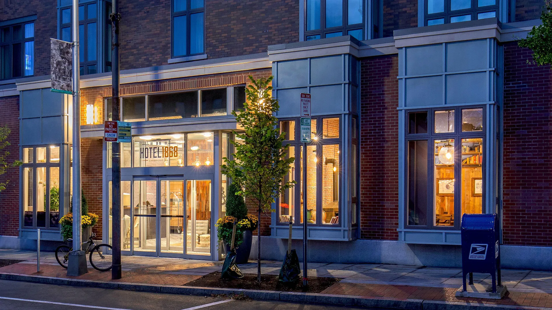 4 Airport-Accessible Hotels Near Harvard University