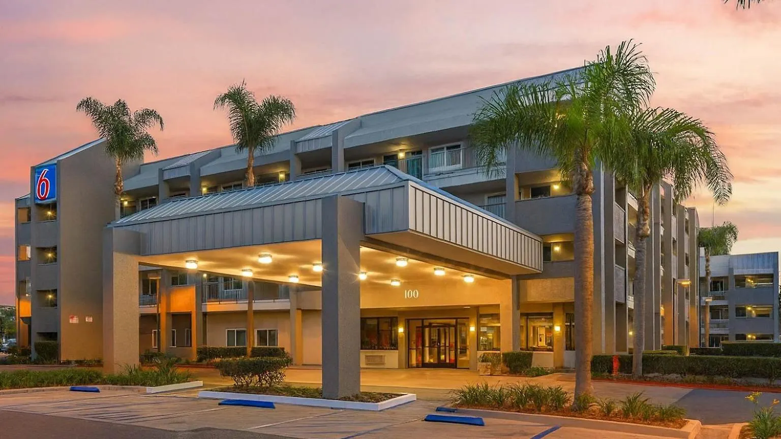 5 Motel 6 Locations Close to Mas Systems, Santa Ana