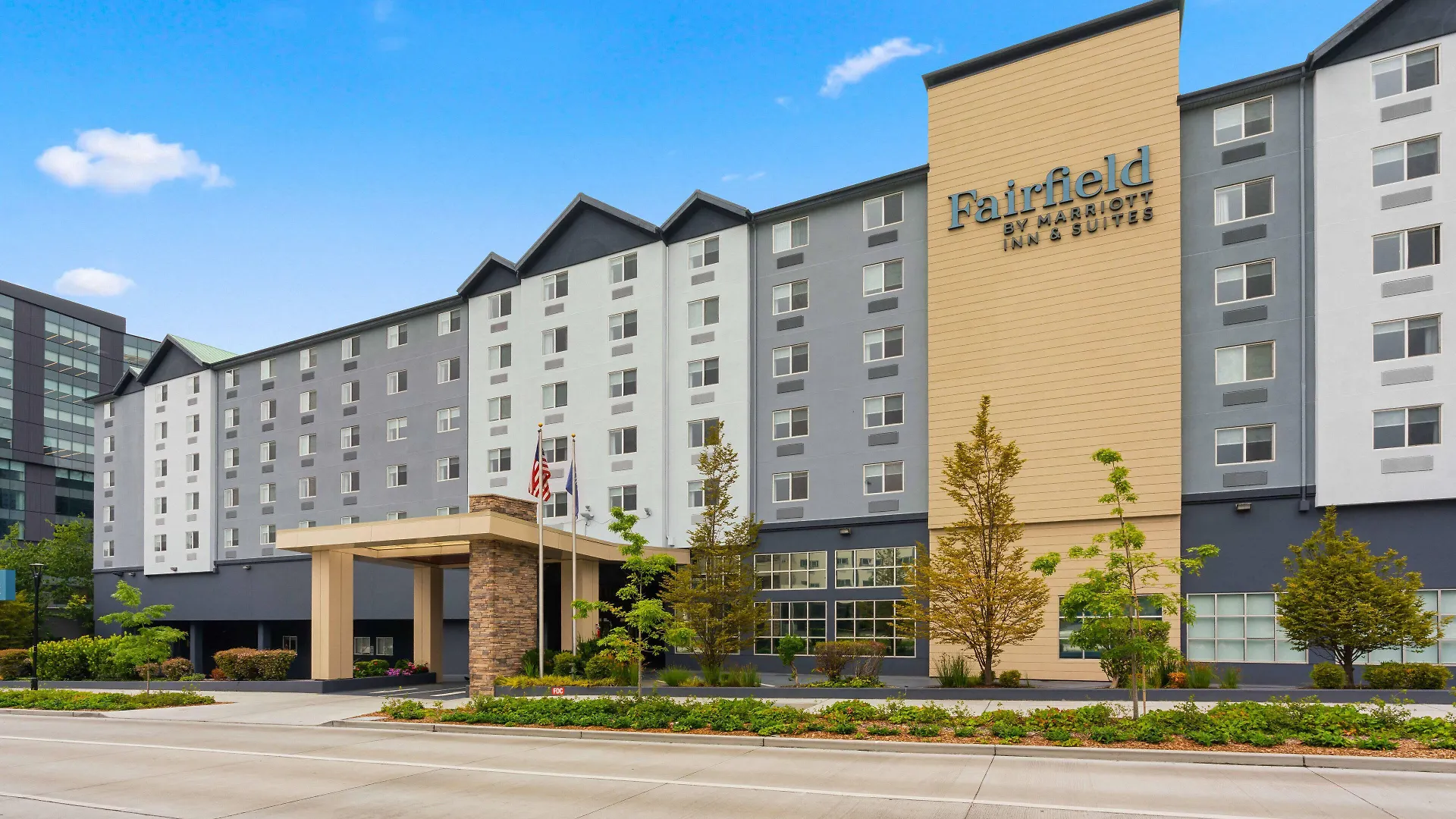 Staying In Downtown Seattle: 7 Three-Star Hotels Compared