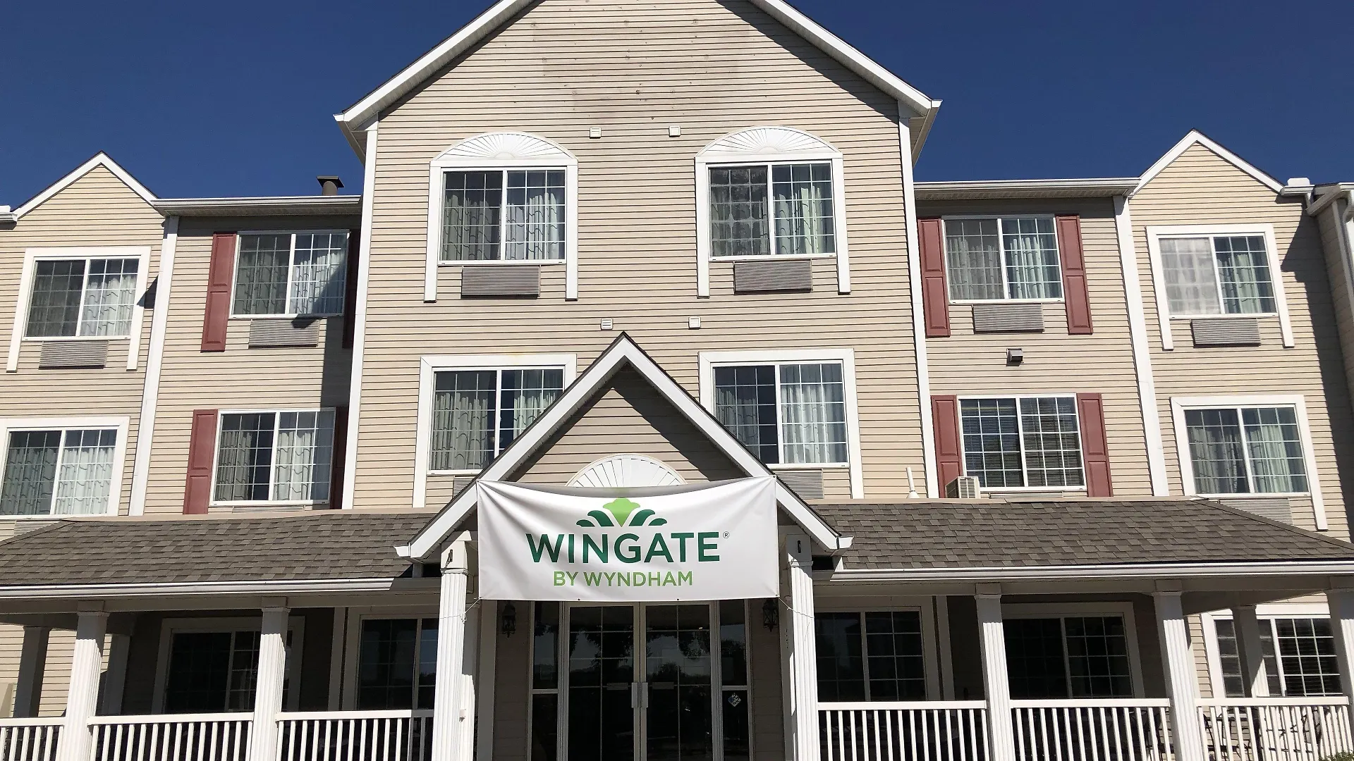 5 Airport-Convenient Hotels Close to Macken Park, KC