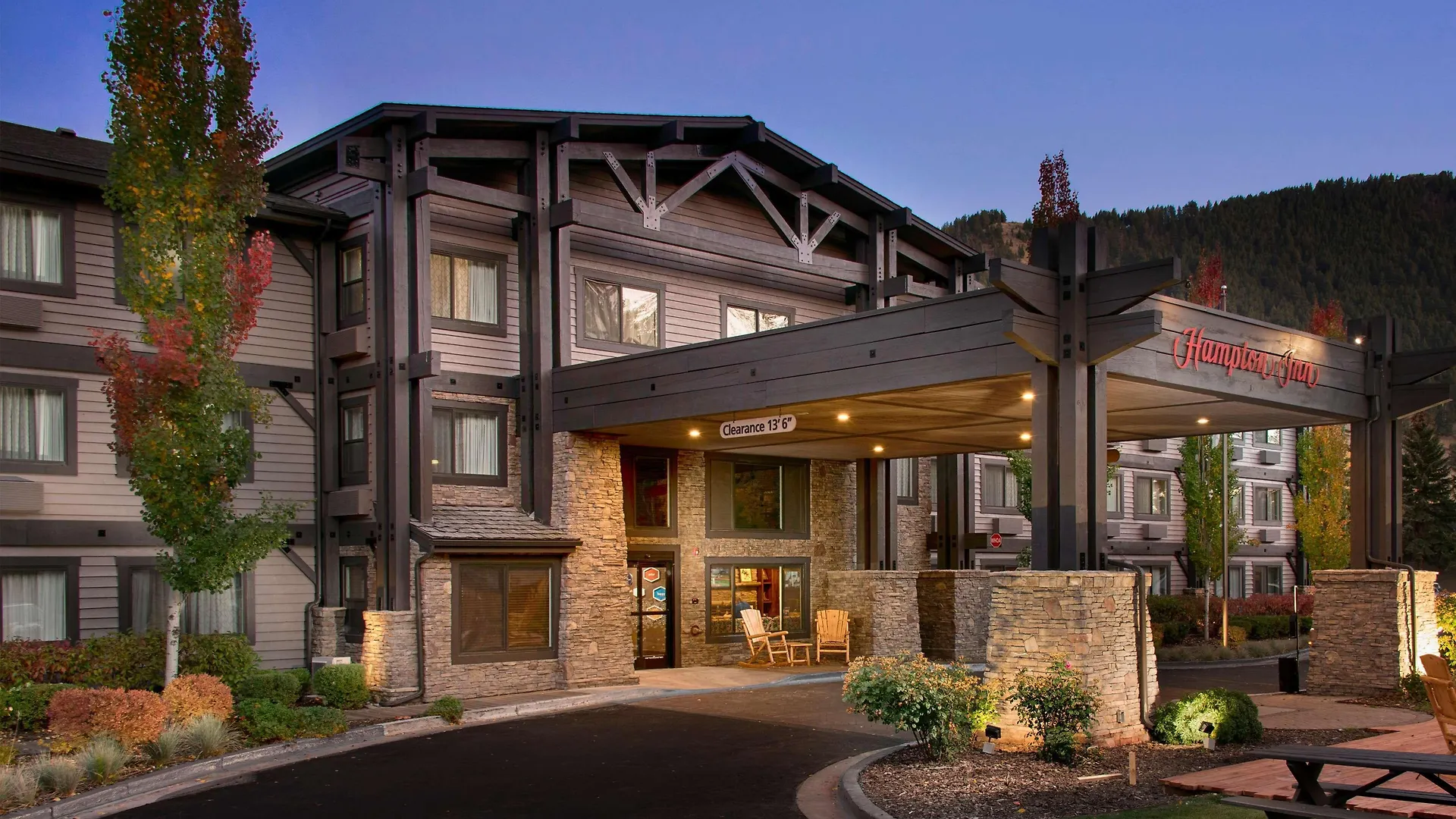 Where to Stay Near Snow King Resort: 4 Hotels for Couples
