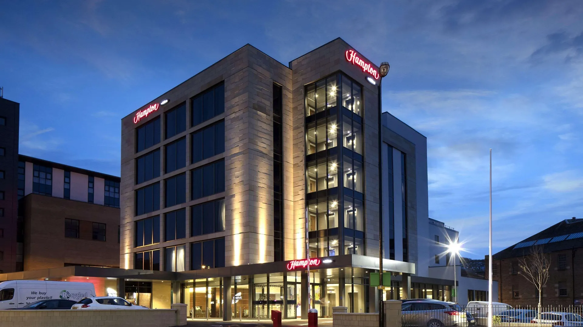 Staying Near St Paul's Cathedral, Dundee: 3 Airport Hotels Compared