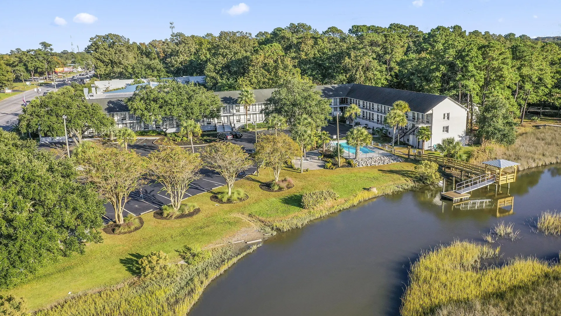 7 Cheap Hotels in West of the Ashley Worth Booking
