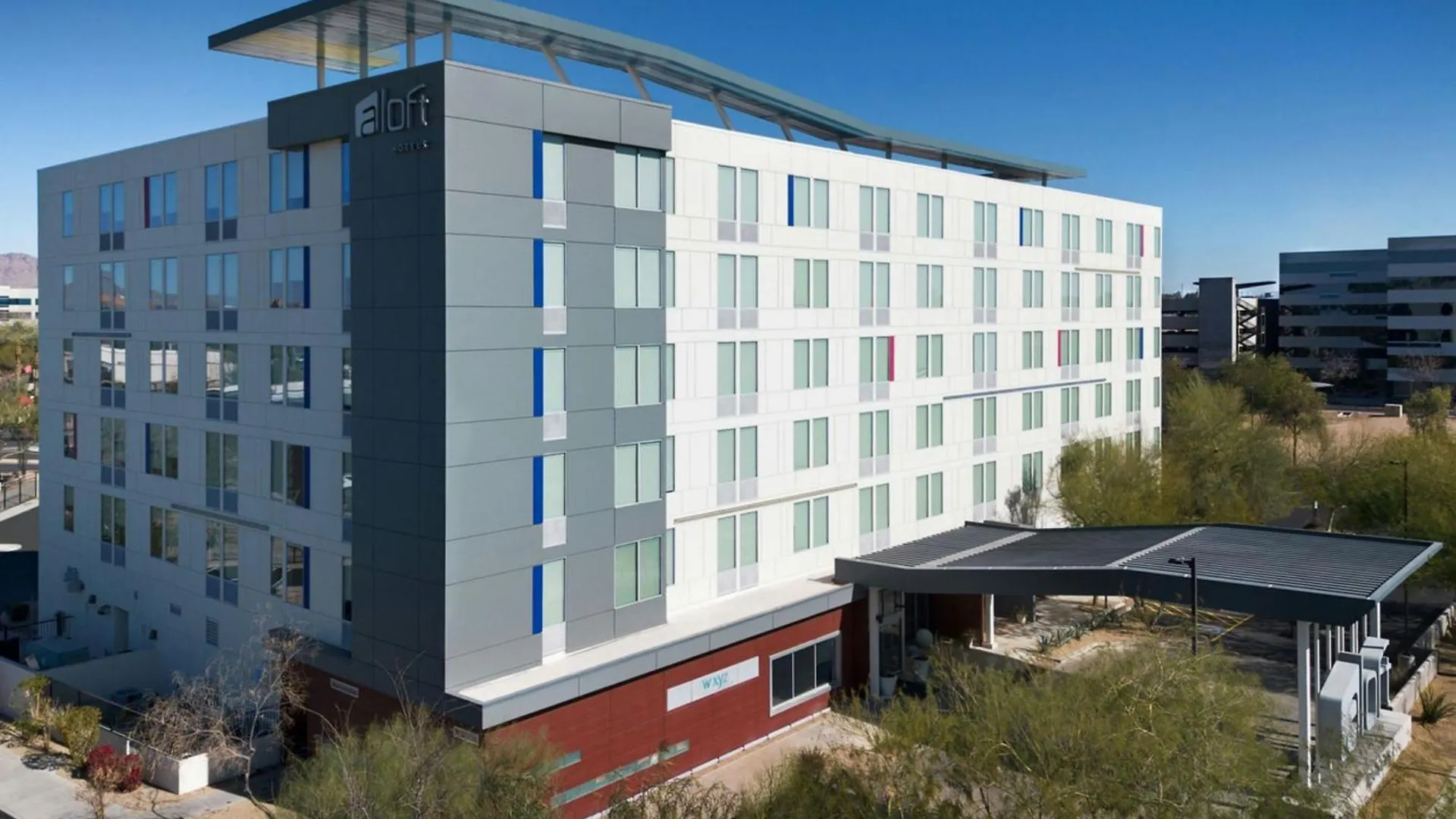 Where to Stay in Camelback East: 6 Best Airport Hotels