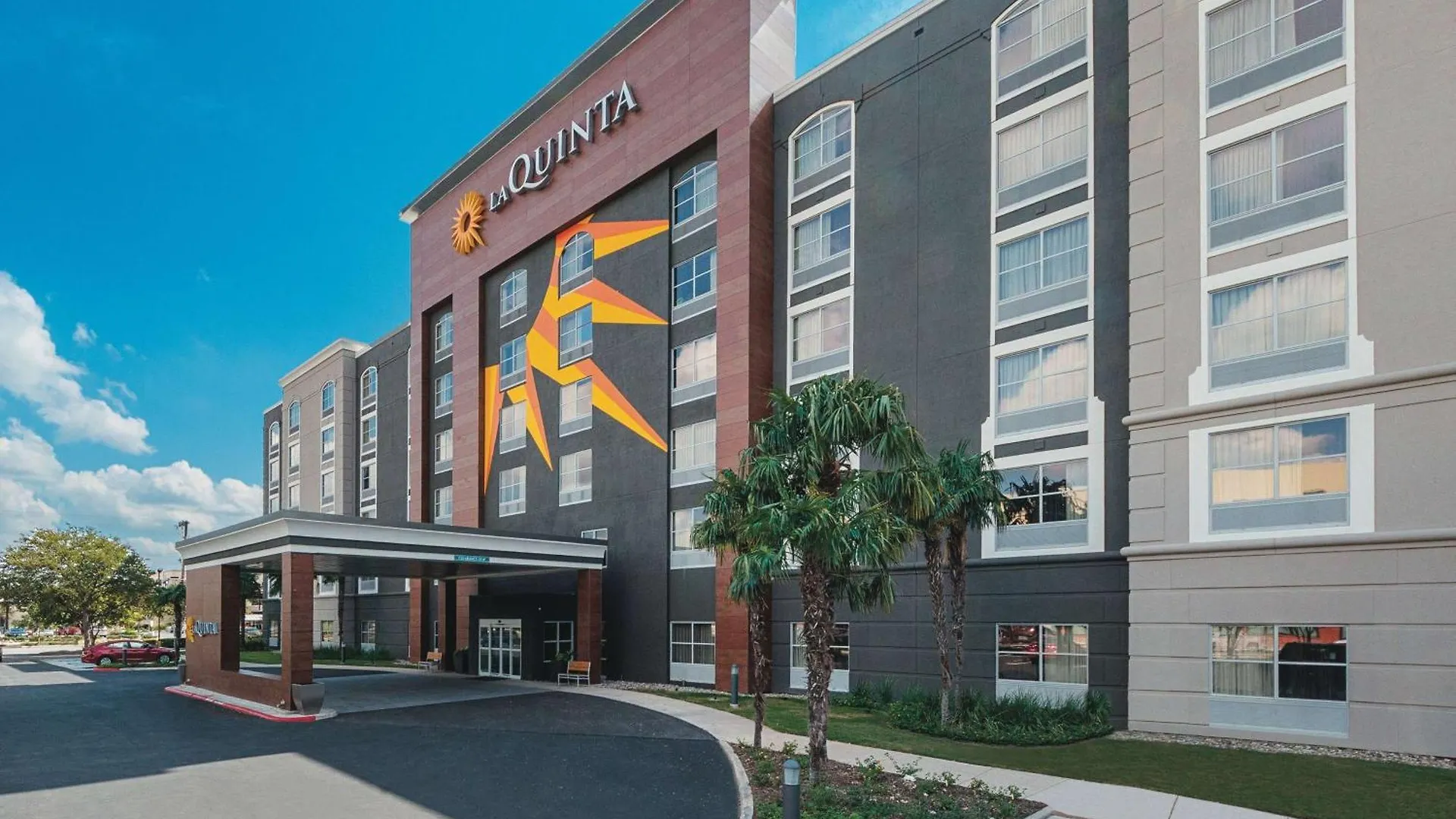 Where to Stay for Less: 5 Budget Hotels in San Antonio's Downtown Riverwalk